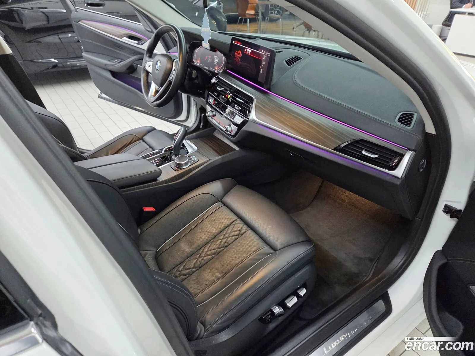 BMW 5 Series 2022 — 18