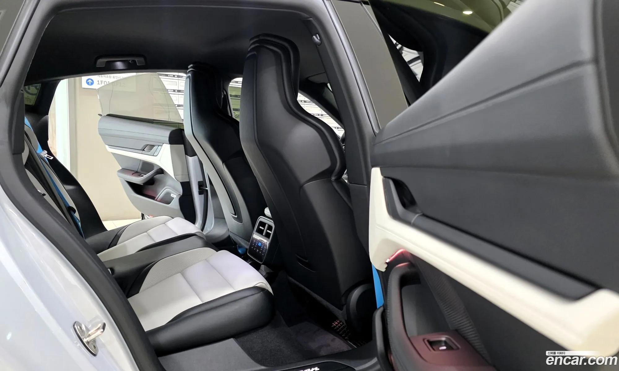 Porsche Taycan 2026 — 14