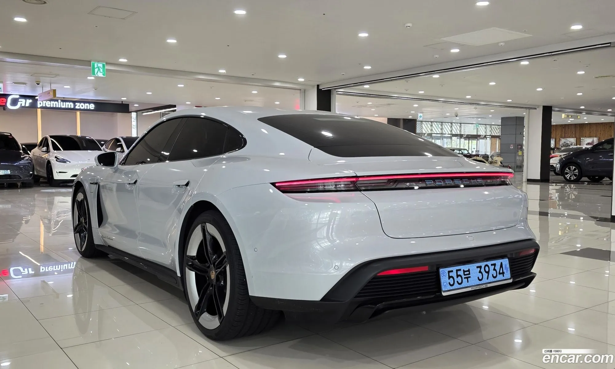 Porsche Taycan 2026 — 17