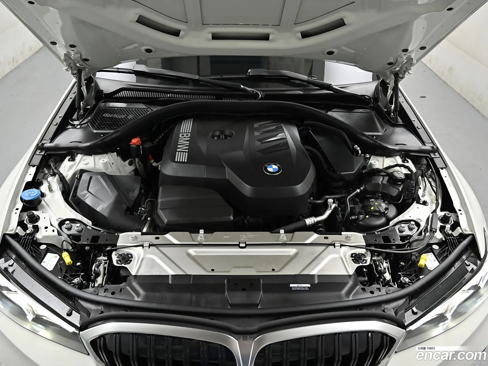 BMW 3 Series 2025 — 12