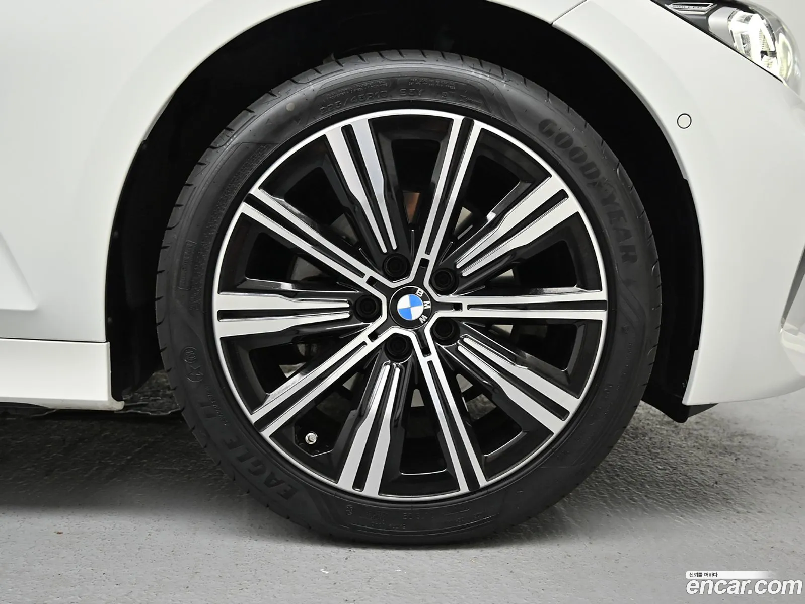 BMW 3 Series 2025 — 8