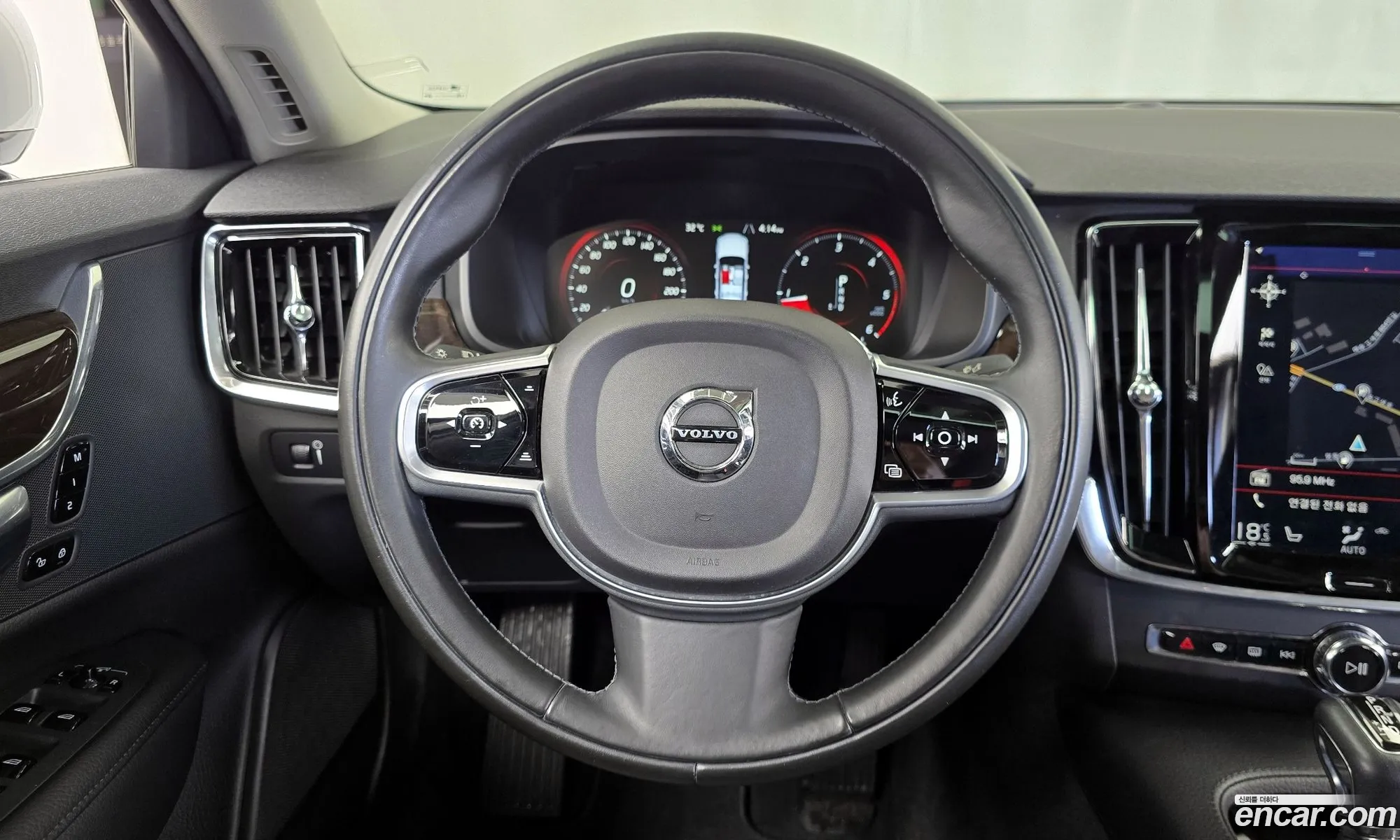 Volvo S90 2017 YV1PSA8ADJ1027300 — 4