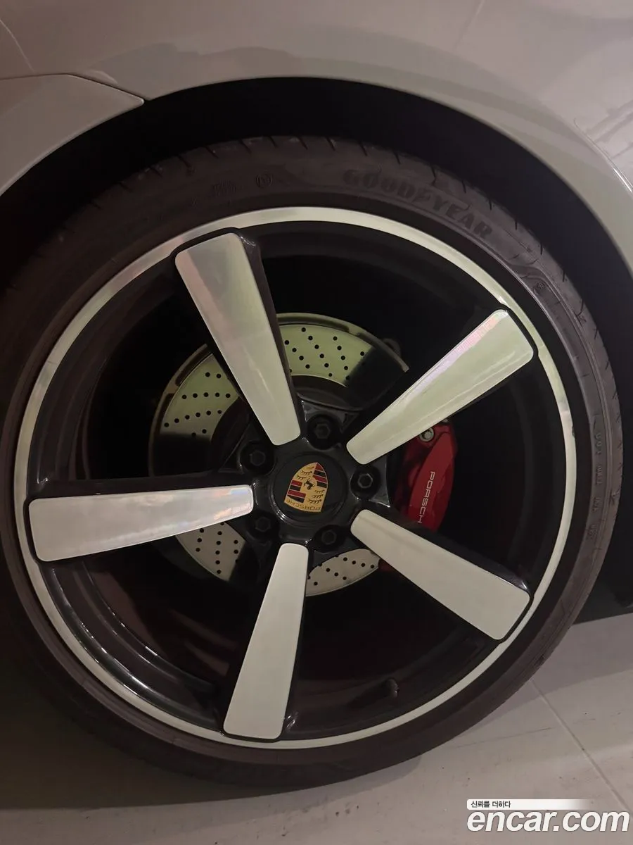 Porsche 911 2024 — 12