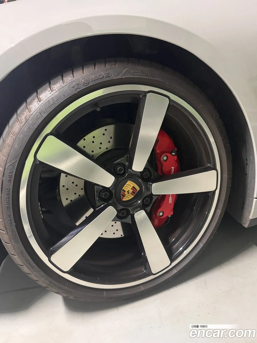 Porsche 911 2024 — 13