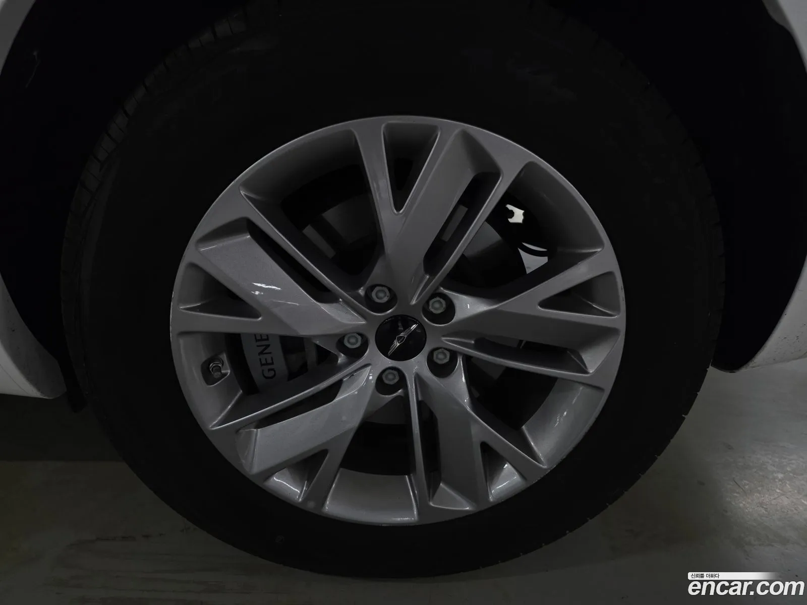 Genesis GV70 2024 — 2