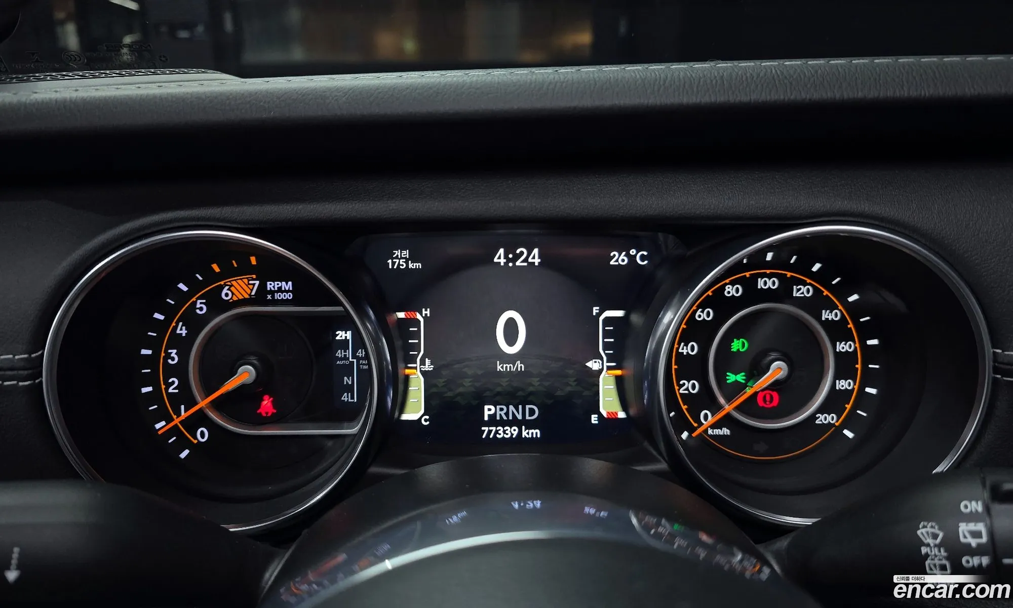 Jeep Wrangler 2020 — 32
