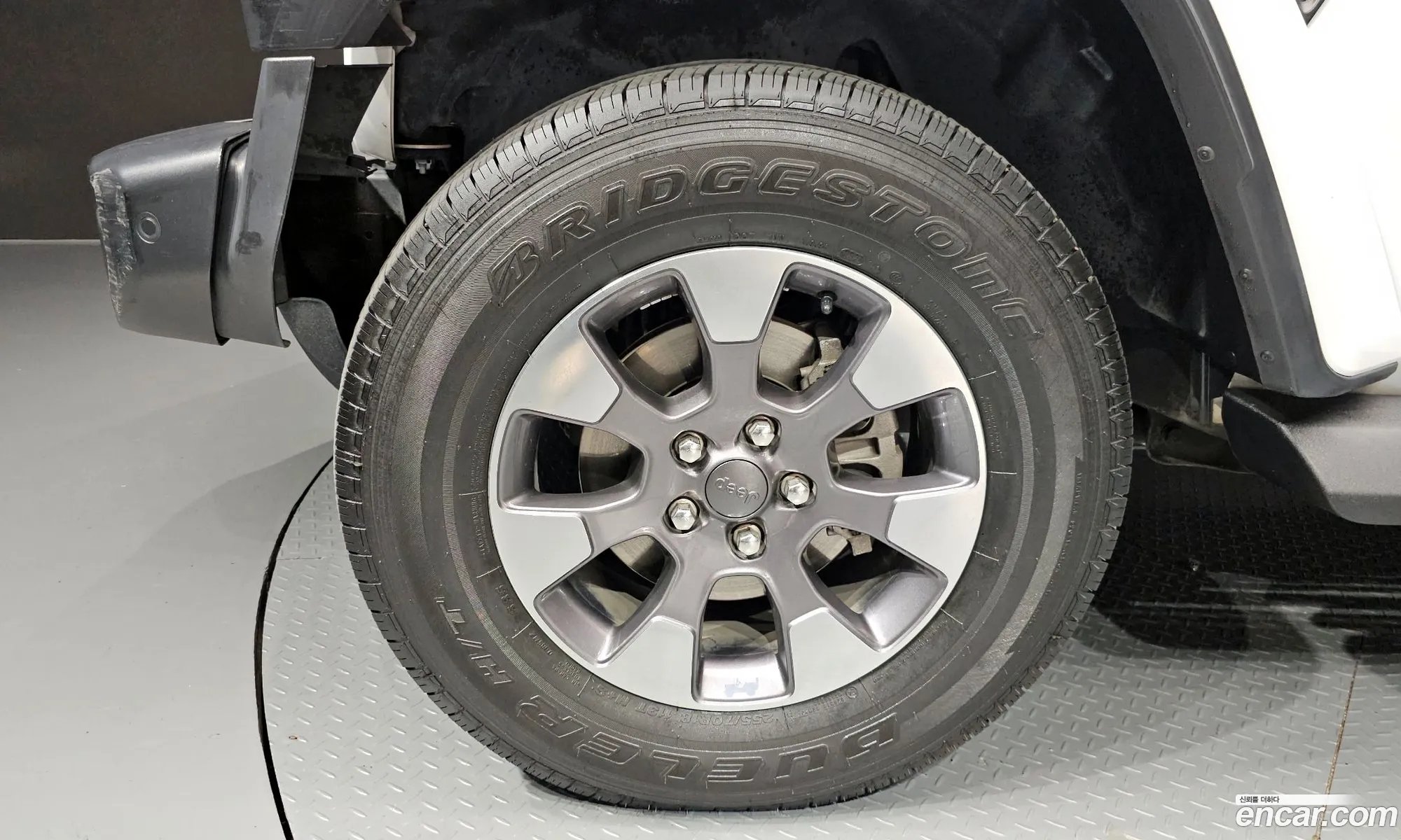 Jeep Wrangler 2020 — 21