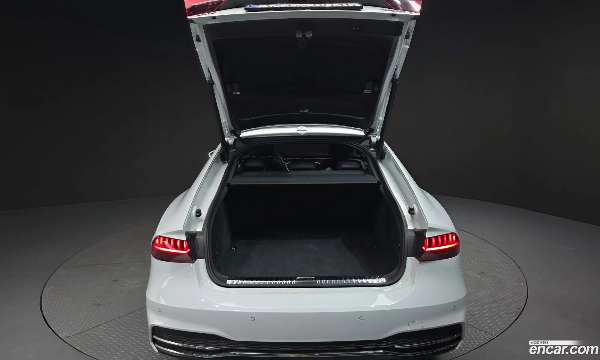 Audi A7 2020 WAUZZZF21LN082304 — 3