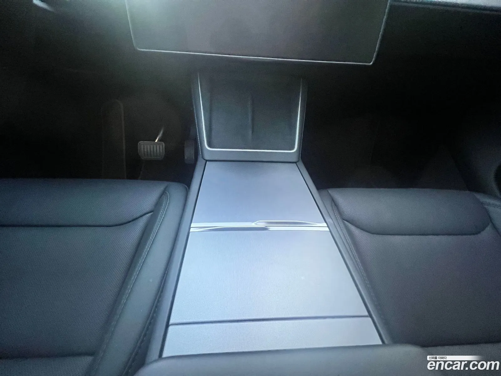 Tesla Model Y 2026 — 7