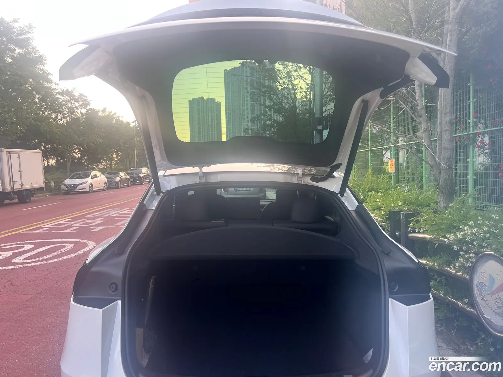 Tesla Model Y 2026 — 4