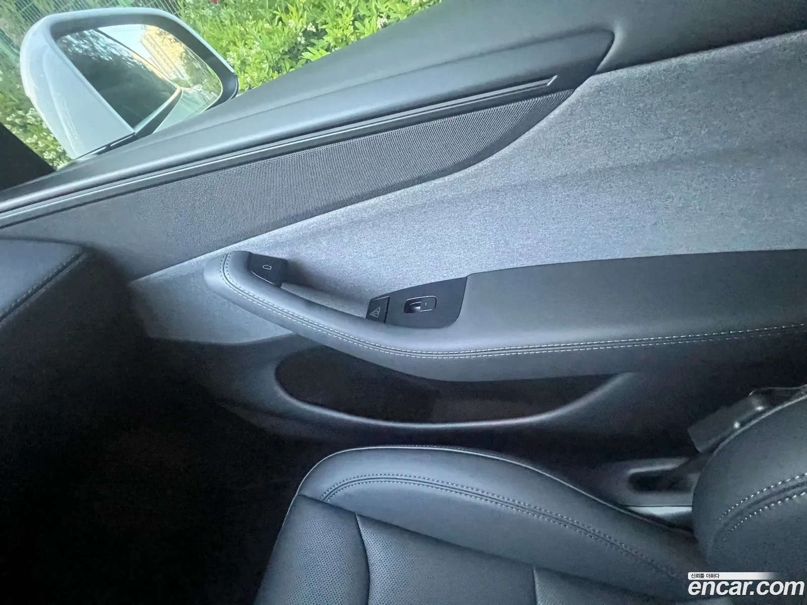 Tesla Model Y 2026 — 13