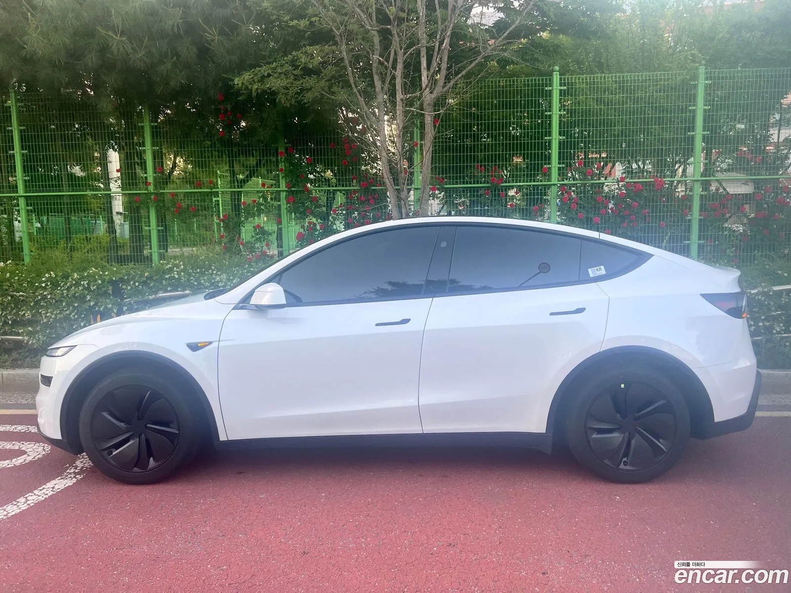 Tesla Model Y 2026 — 20