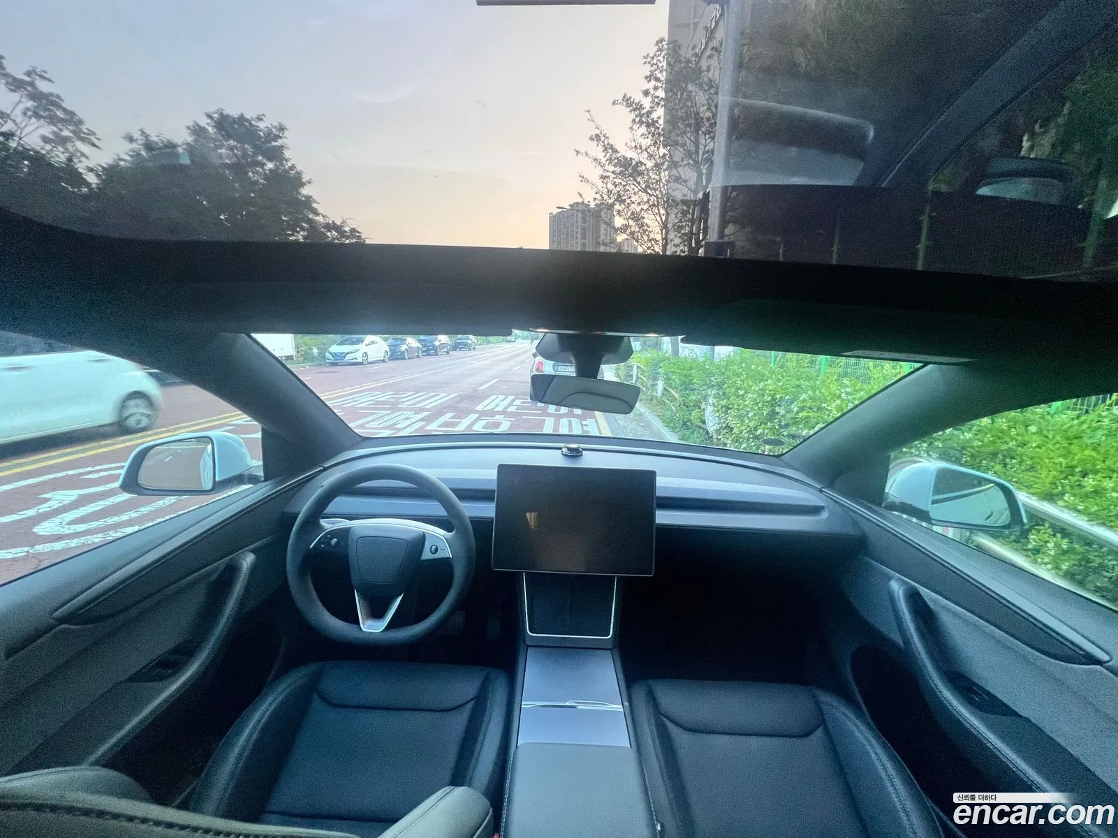 Tesla Model Y 2026 — 6