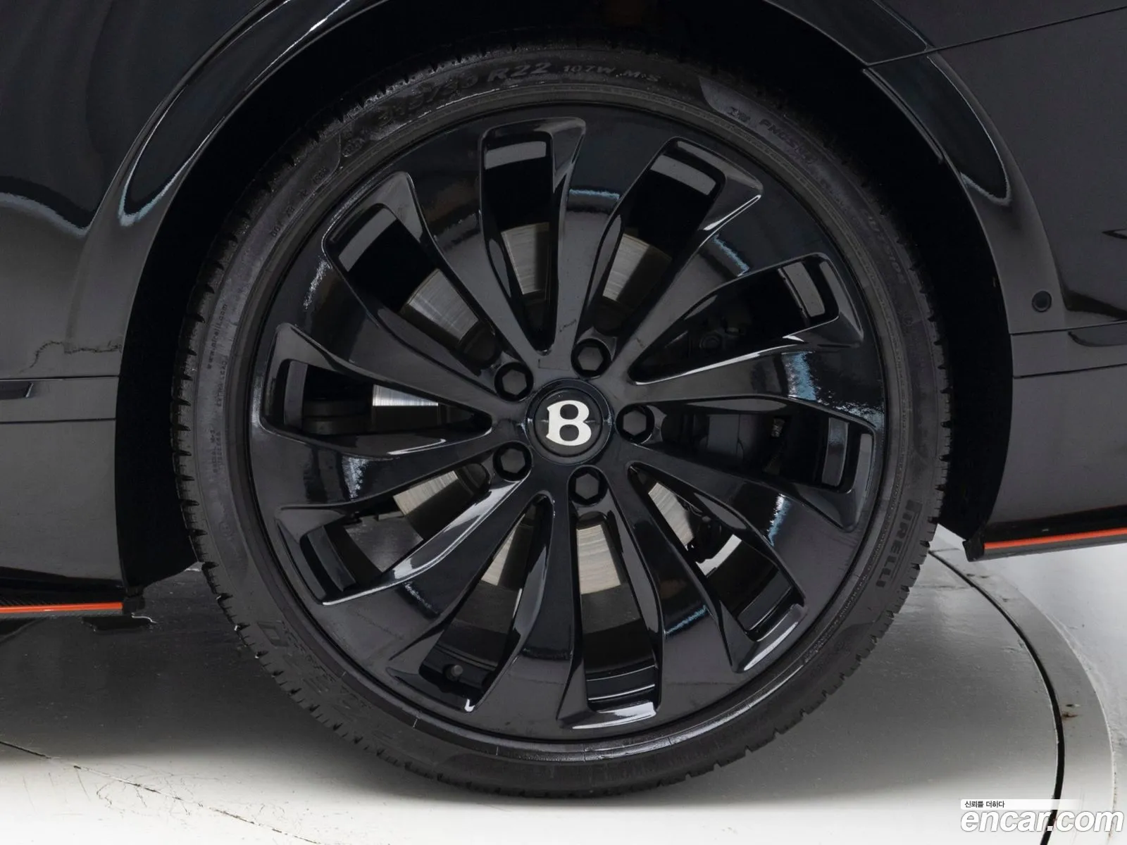 Bentley Continental GT 2024 — 19