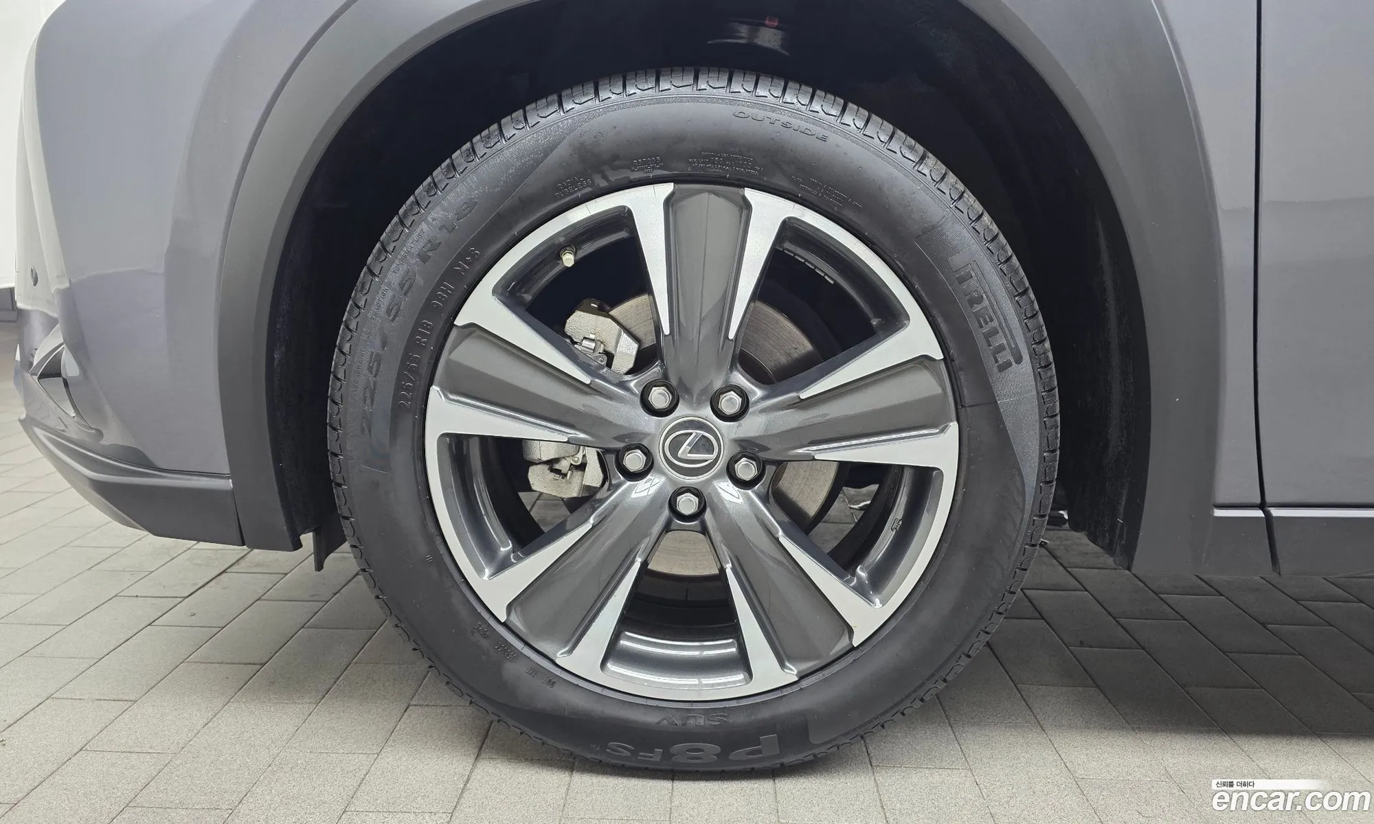 Lexus UX250h