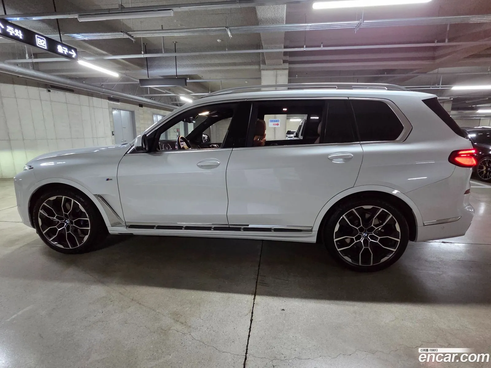 BMW X7 2025 — 17