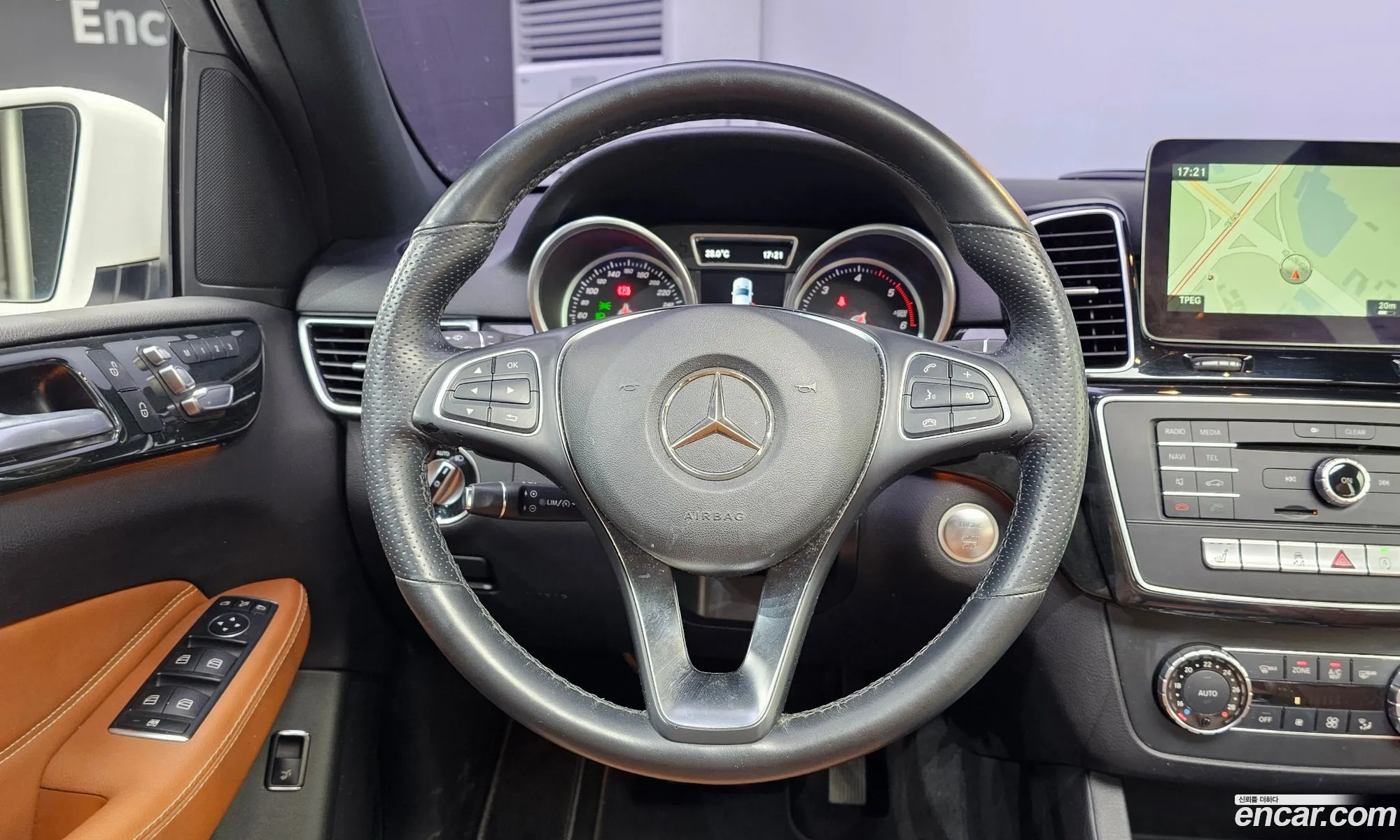 Mercedes-Benz GLE-Class W166 2017 — 10