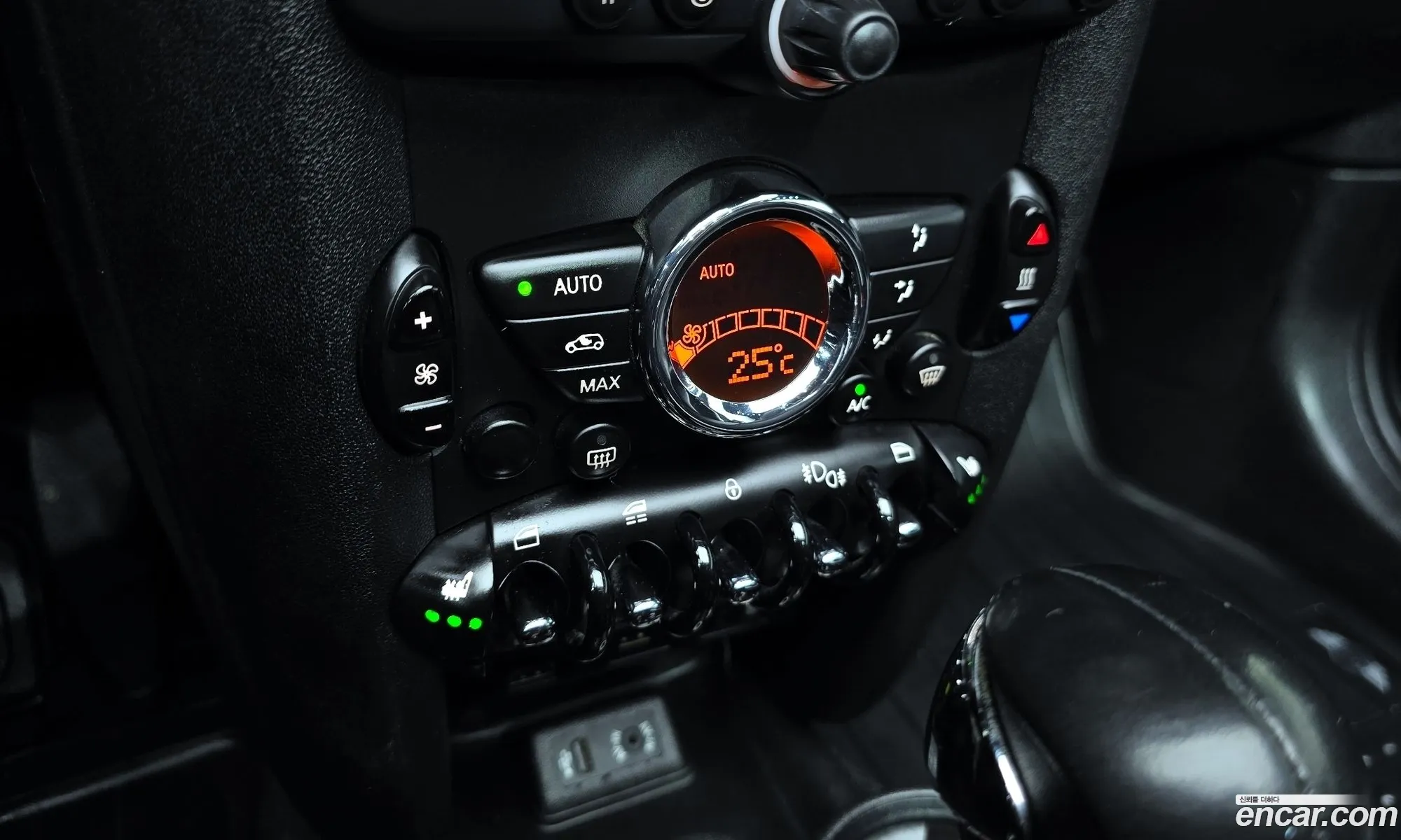Mini Cooper Convertible 2015 WMWZN3103FT657100 — 8