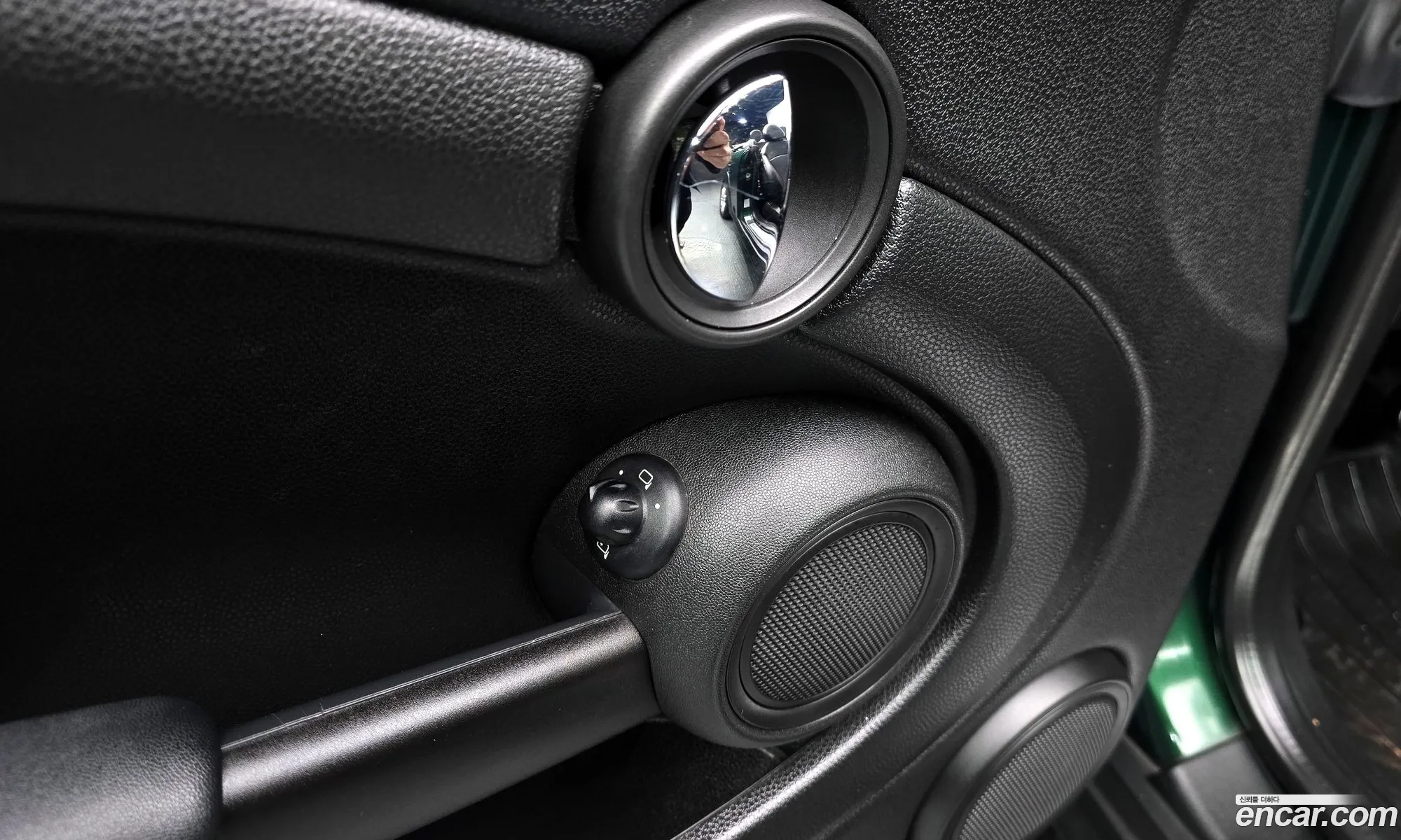 Mini Cooper Convertible 2015 WMWZN3103FT657100 — 14