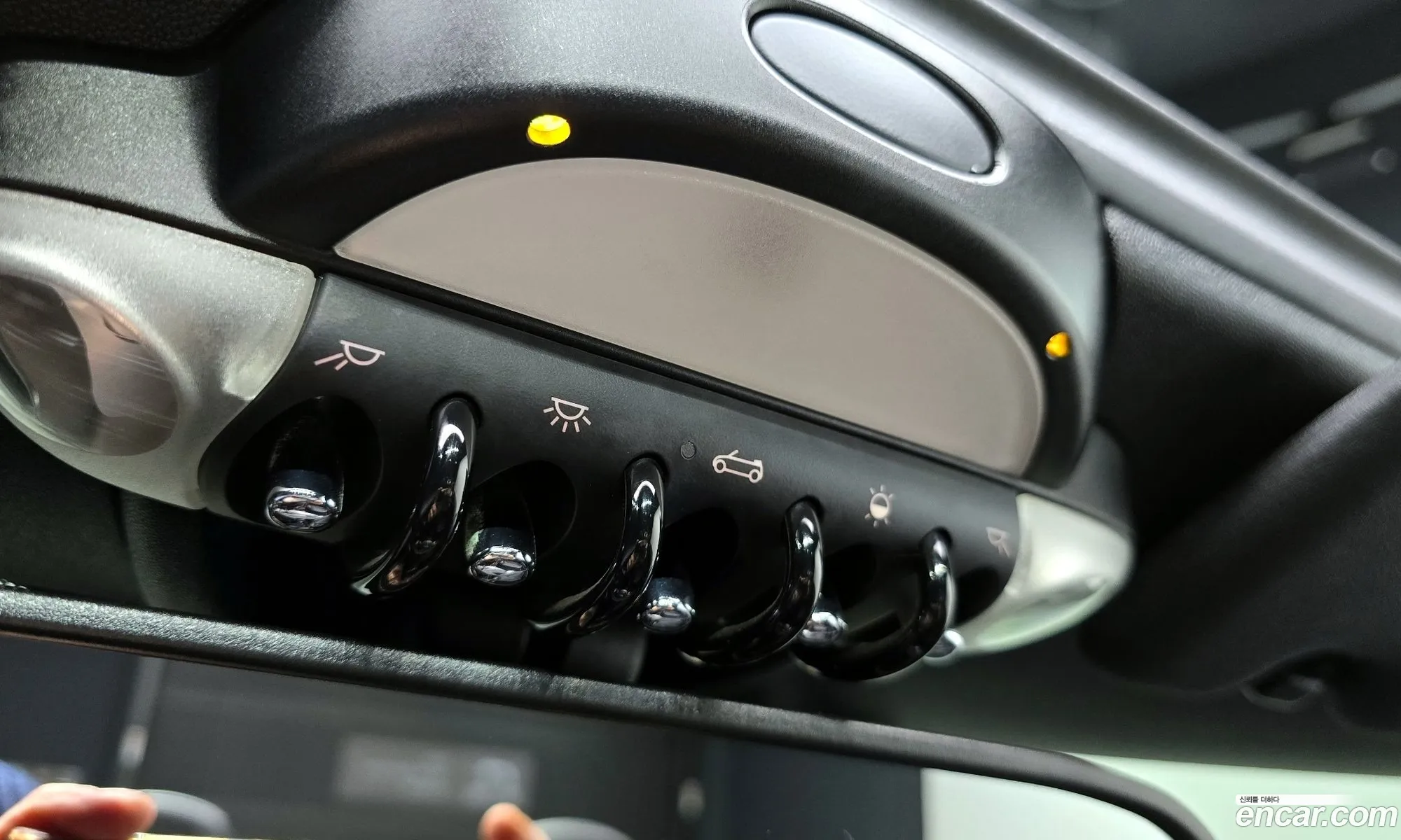 Mini Cooper Convertible 2015 WMWZN3103FT657100 — 17