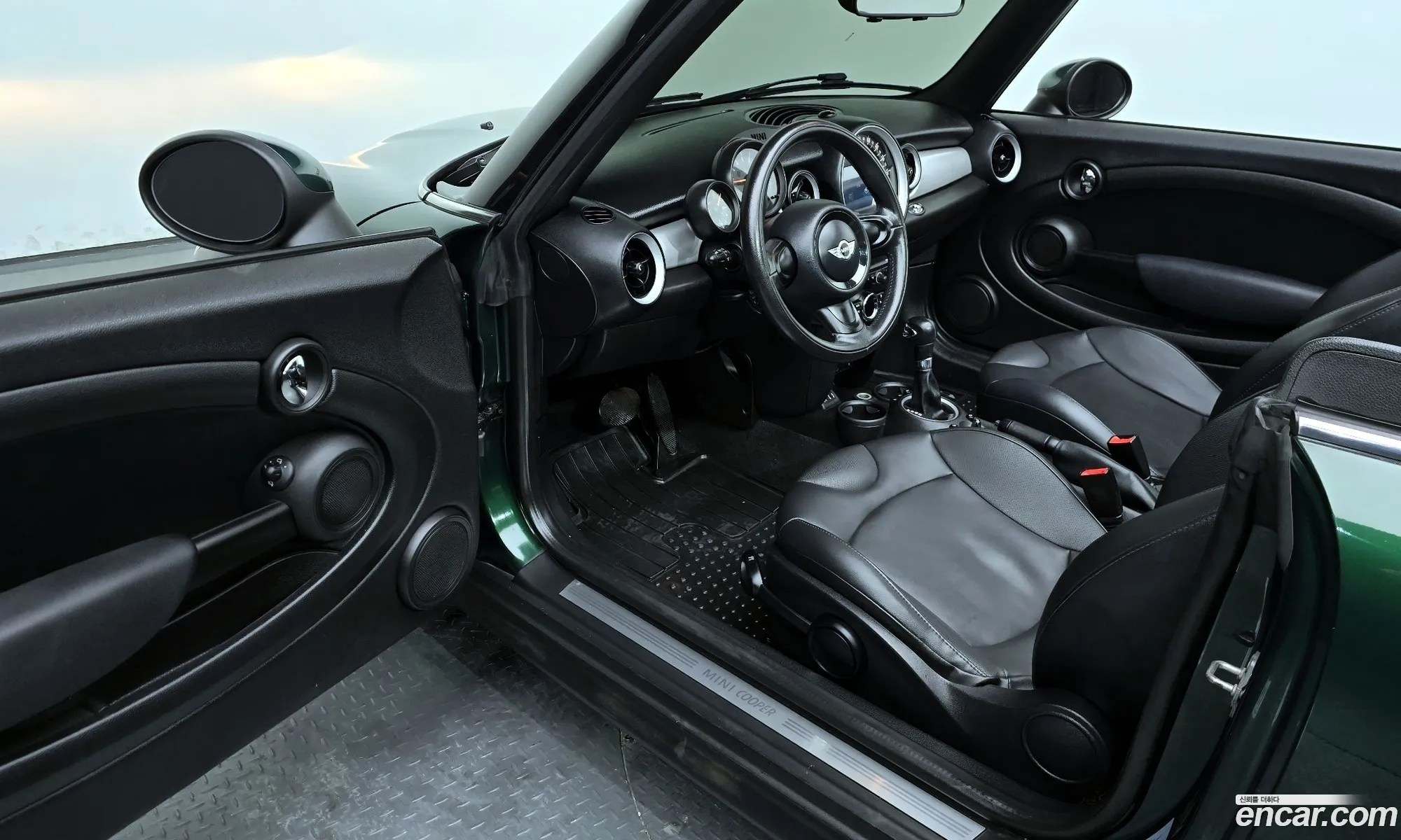 Mini Cooper Convertible 2015 WMWZN3103FT657100 — 5
