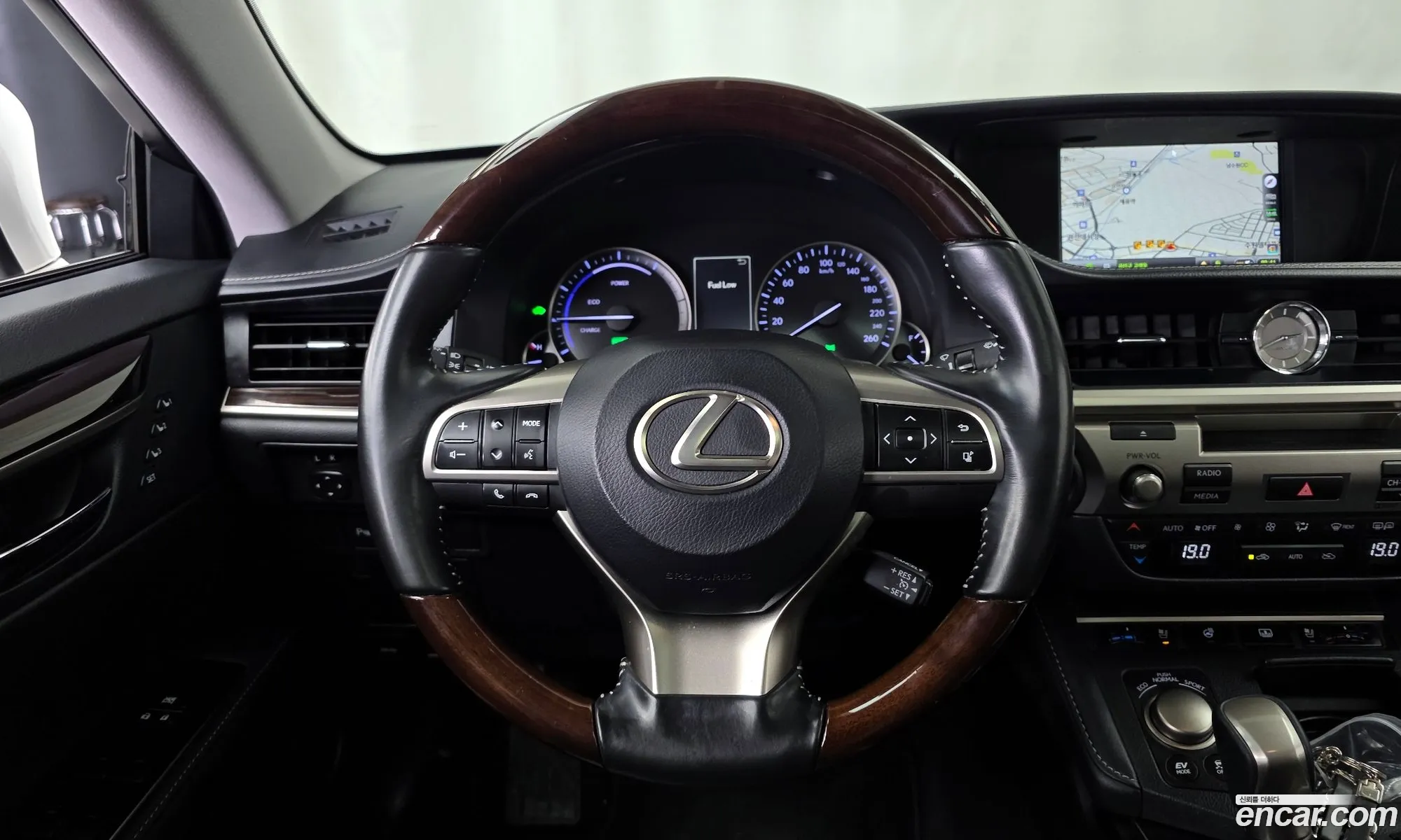 Lexus ES300h 2018 JTHBW1GG9J2176694 — 14