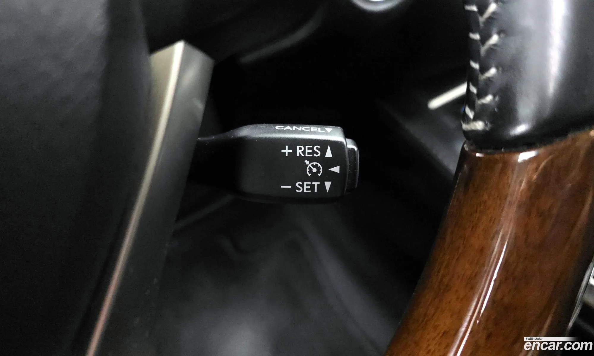 Lexus ES300h 2018 JTHBW1GG9J2176694 — 12