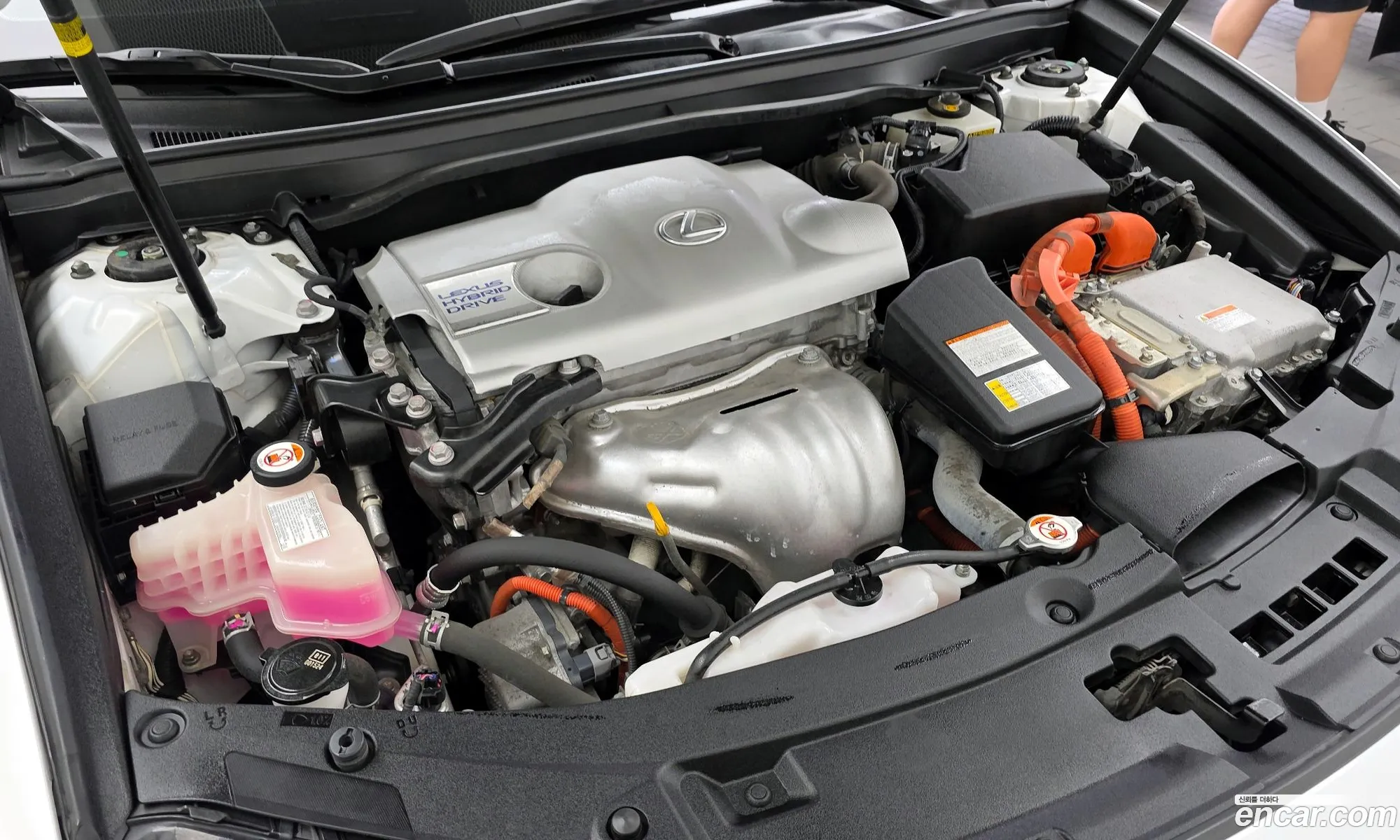 Lexus ES300h 2018 JTHBW1GG9J2176694 — 9
