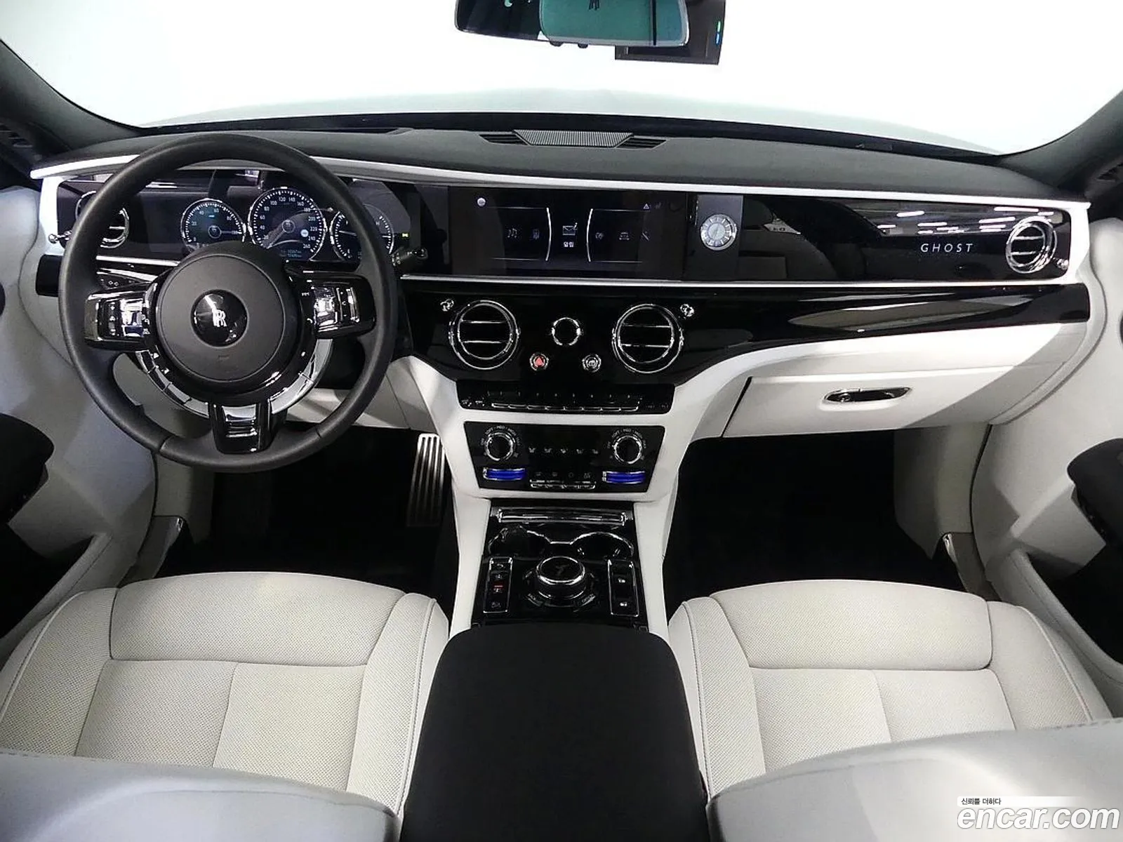 Rolls-Royce Ghost 2021 — 10