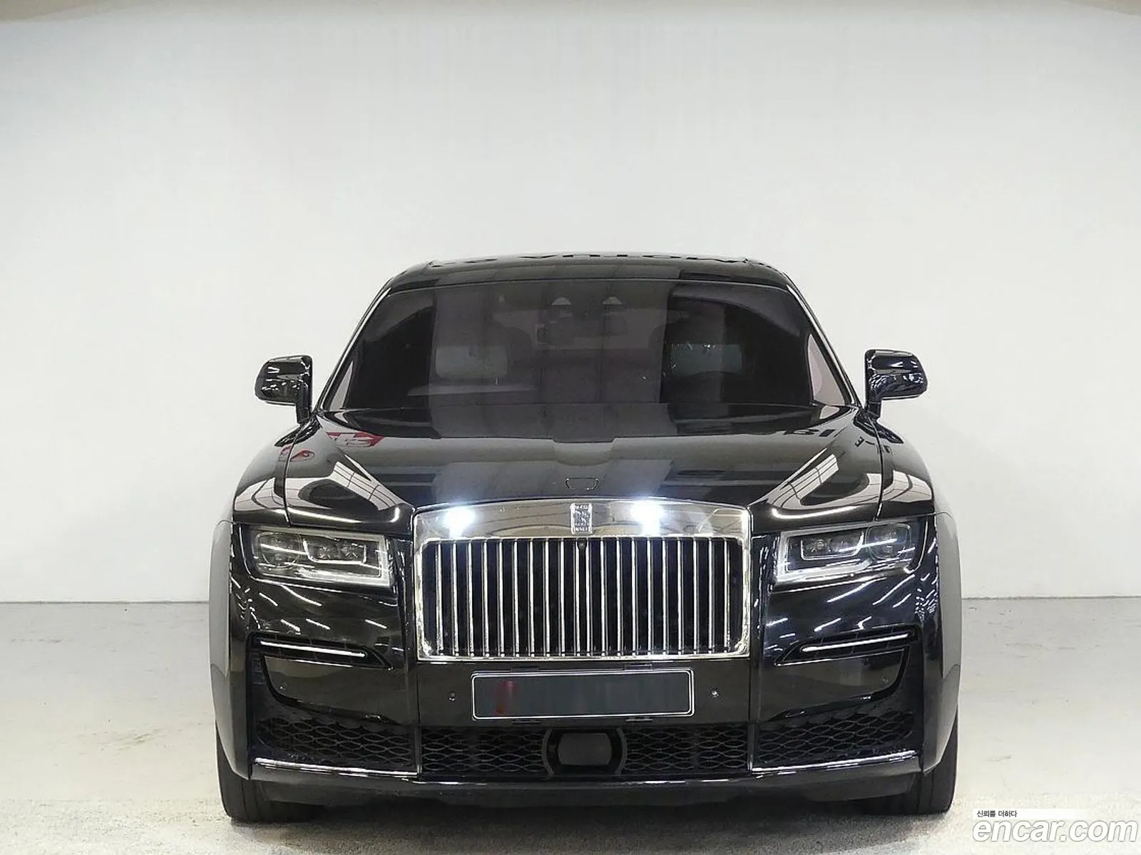 Rolls-Royce Ghost 2021 — 19