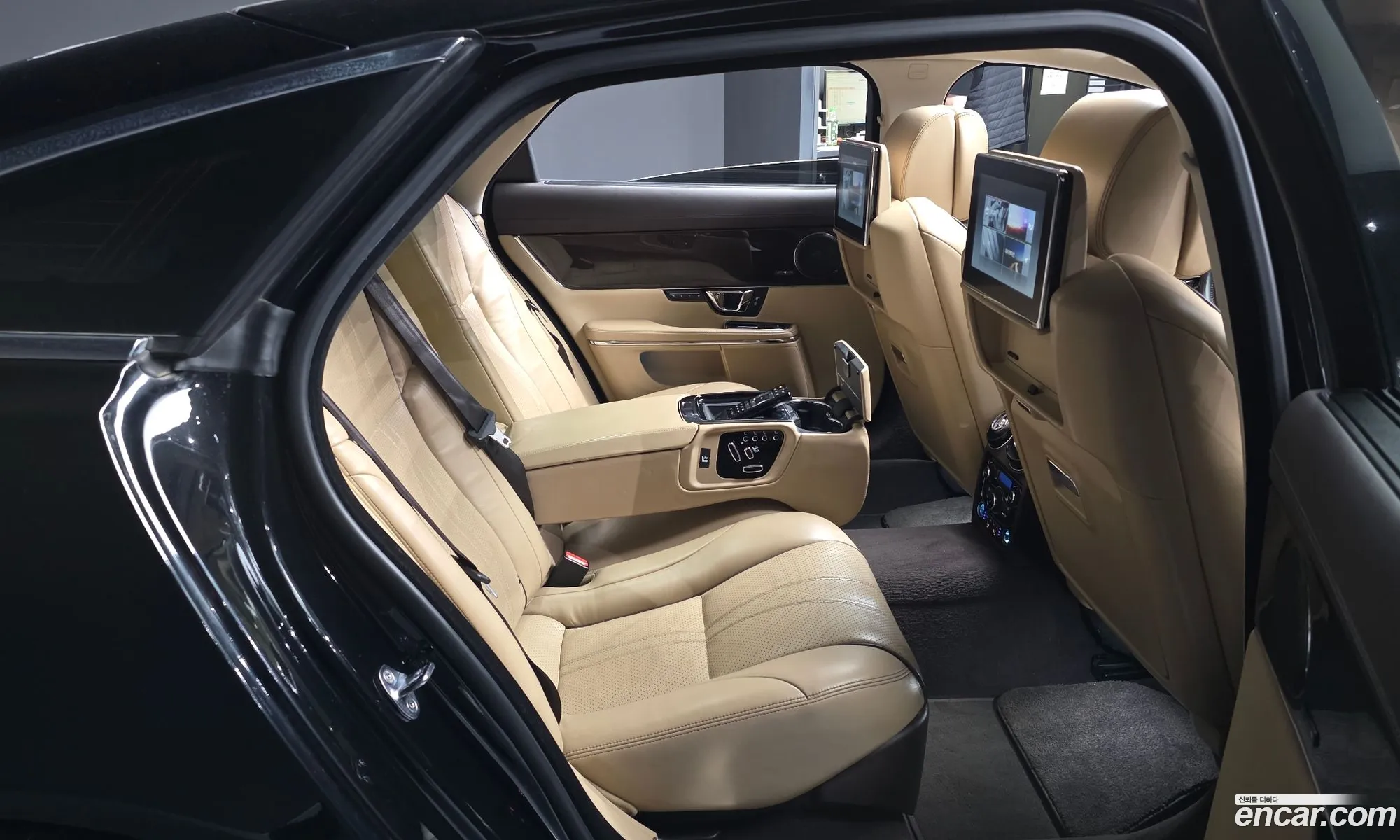 Jaguar XJ 2016 — 7
