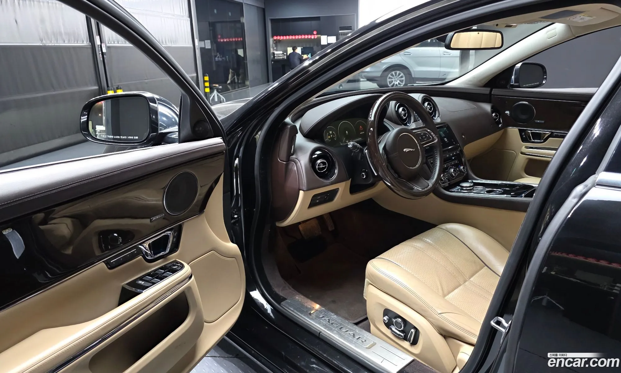 Jaguar XJ 2016 — 5