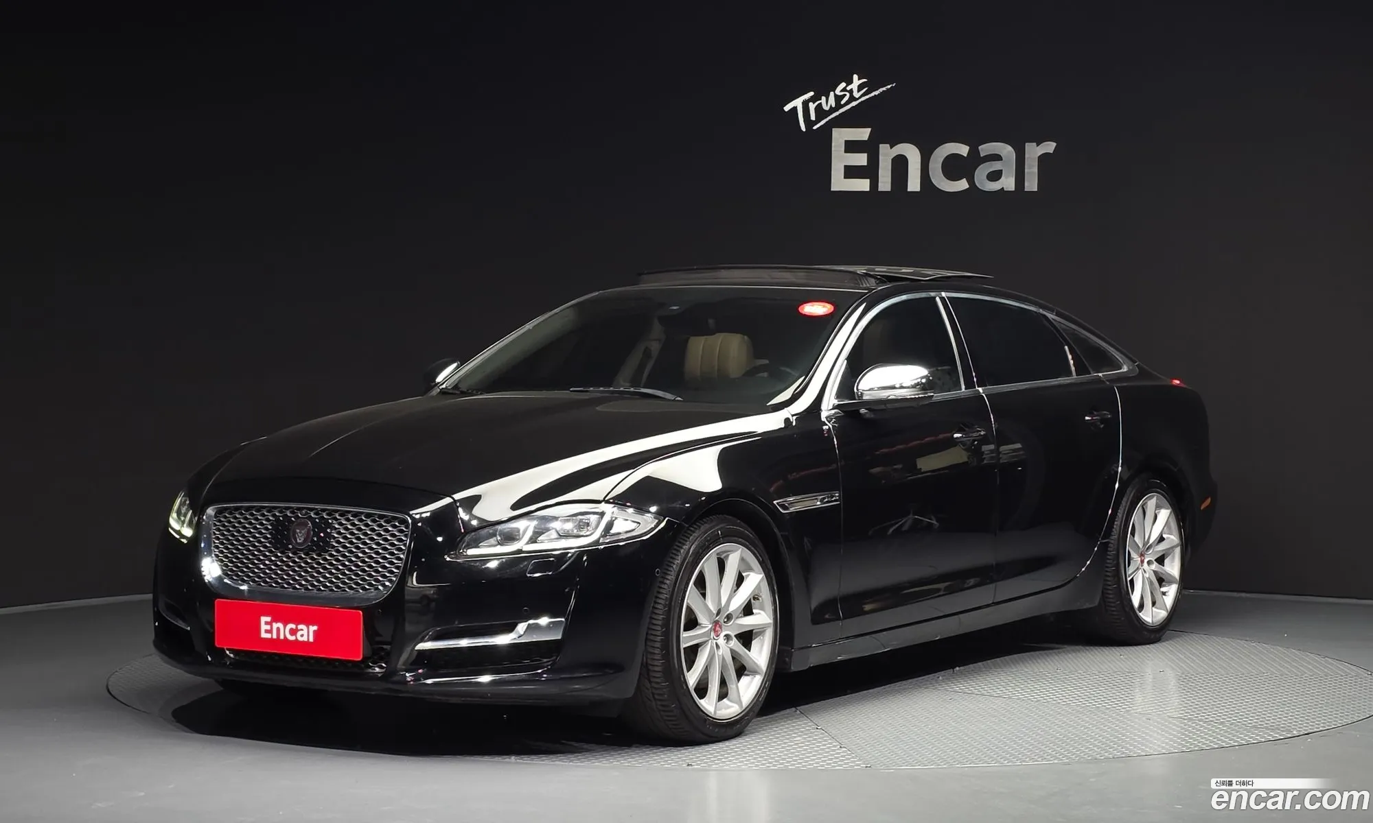 Jaguar XJ 2016 — 11