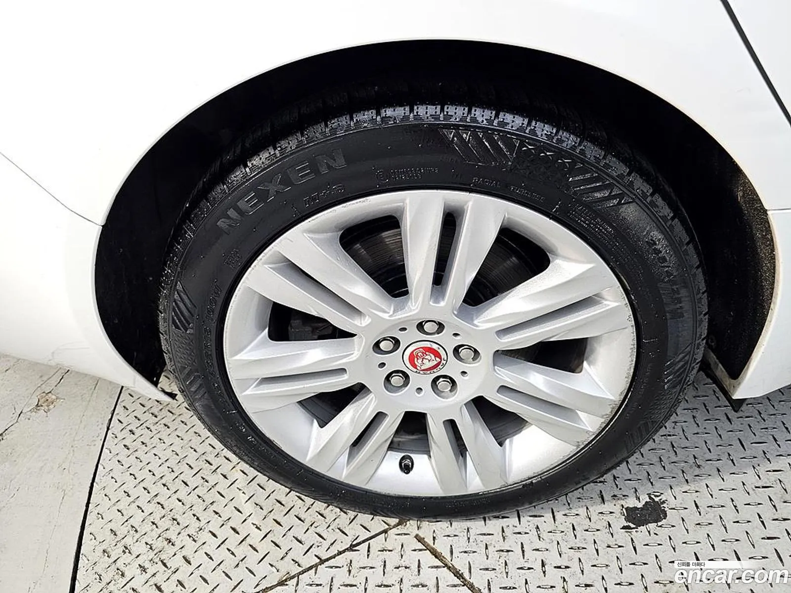 Jaguar XF 2016 — 10