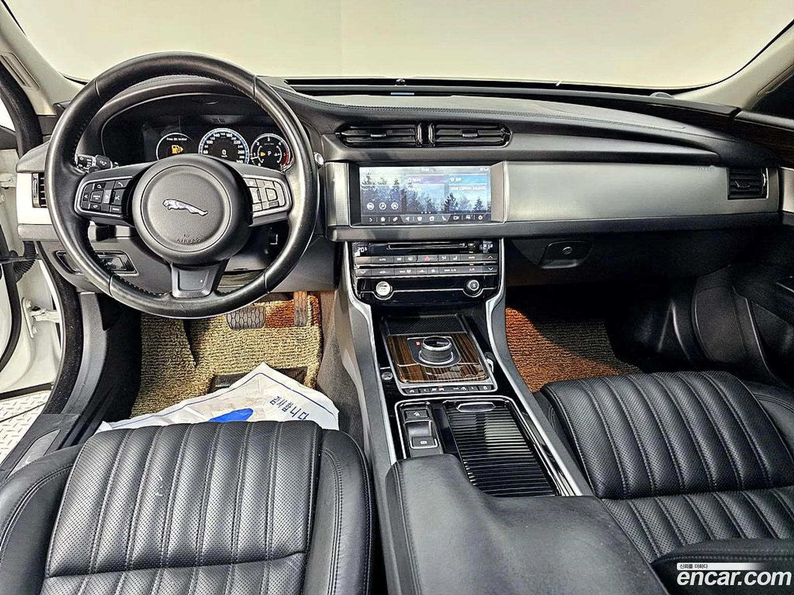 Jaguar XF 2016 — 7