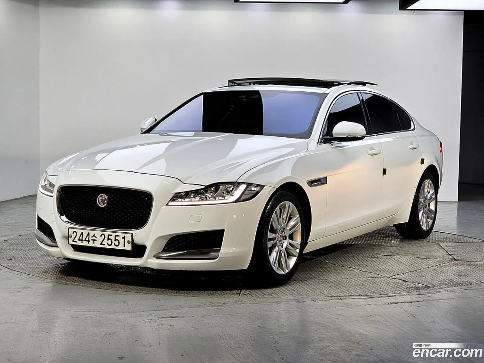 Jaguar XF 2016 — 20
