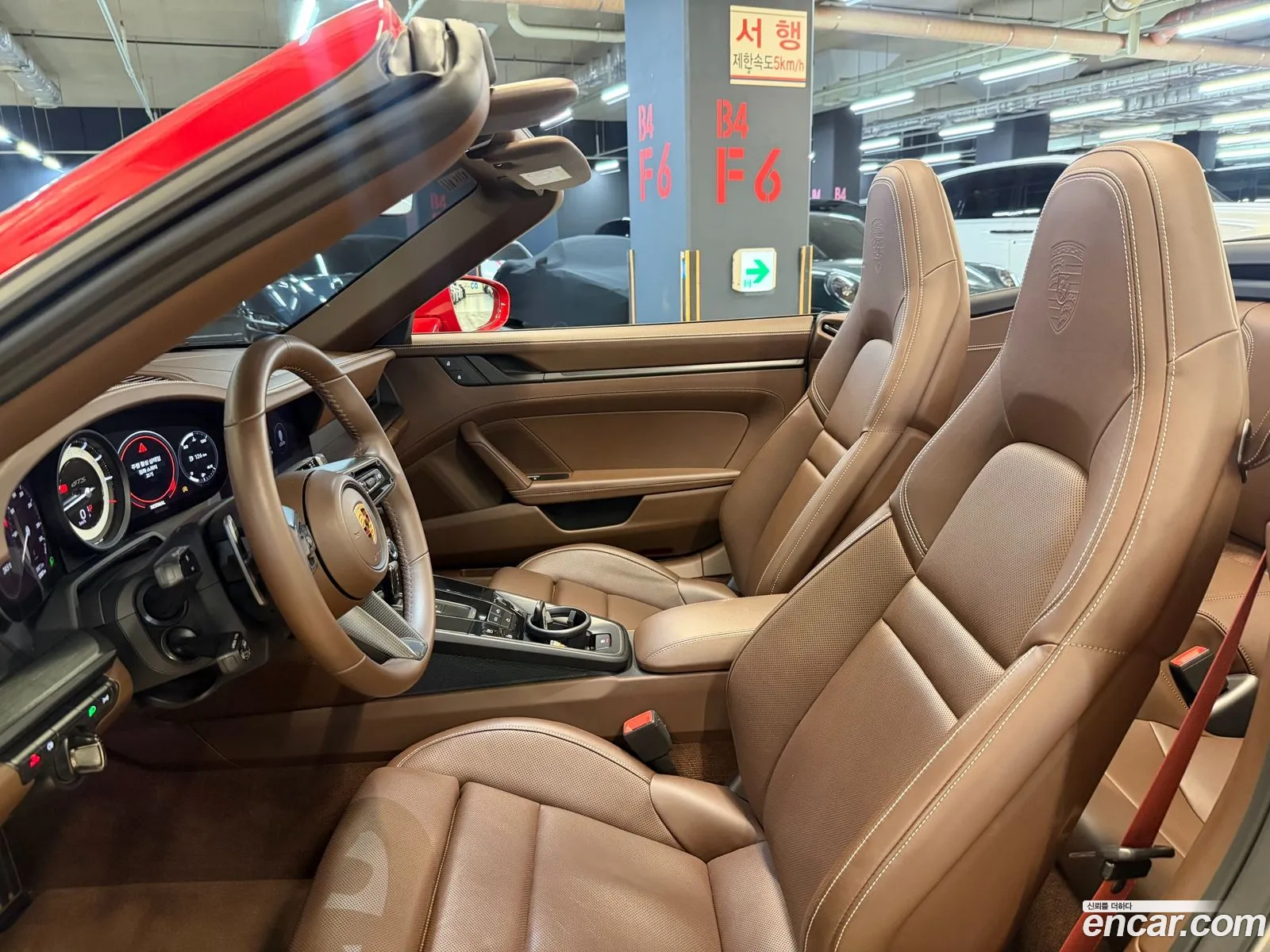 Porsche 911 2022 — 8