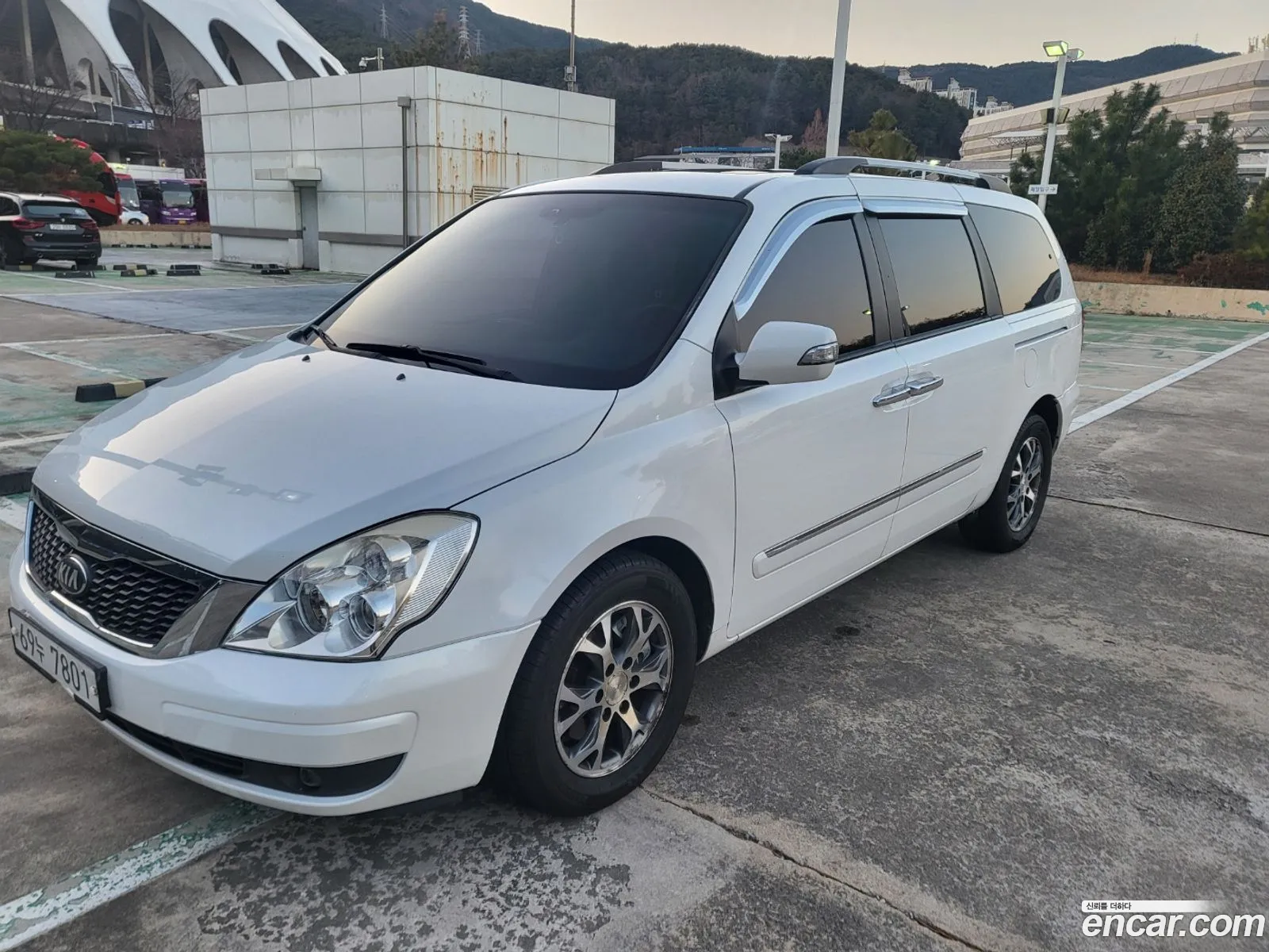 Kia Carnival R 2013 — 4