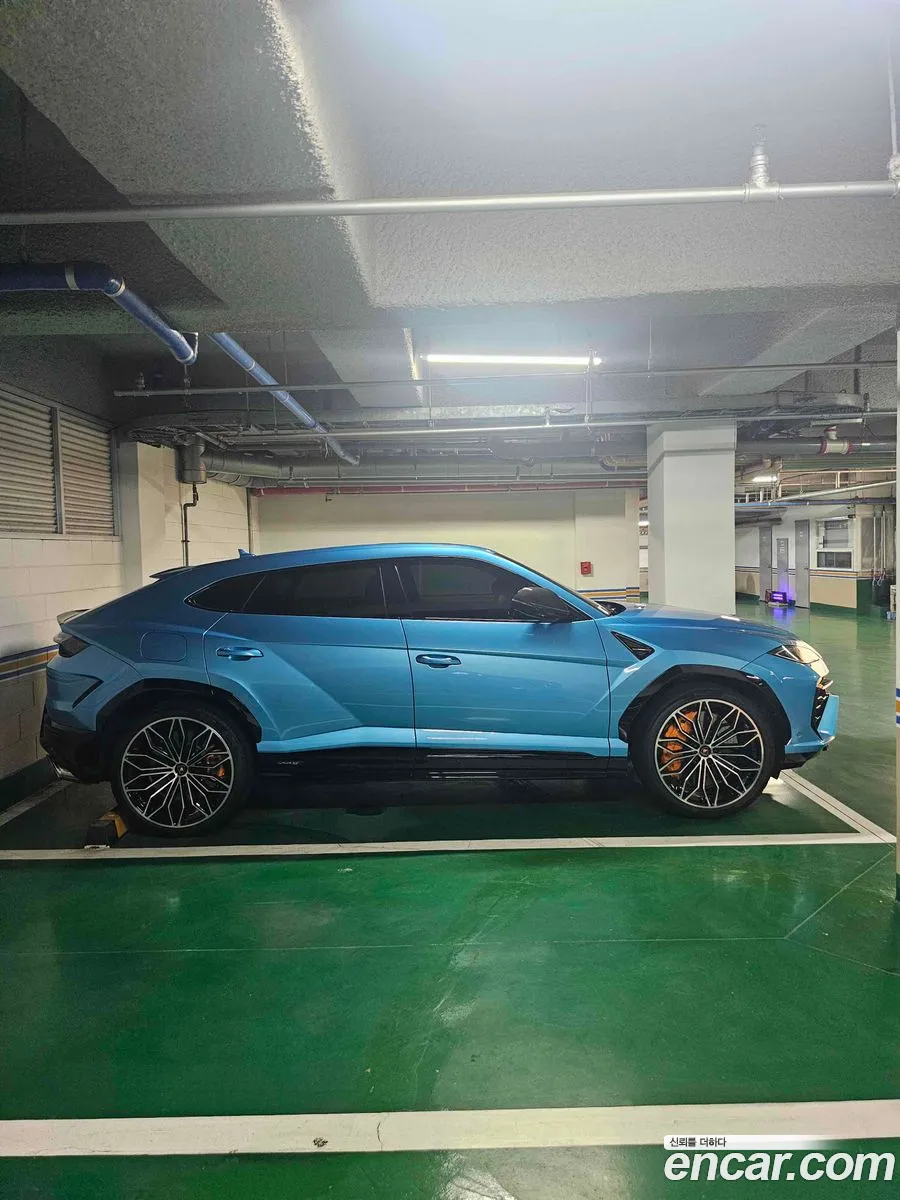 Lamborghini Urus 2025 — 3