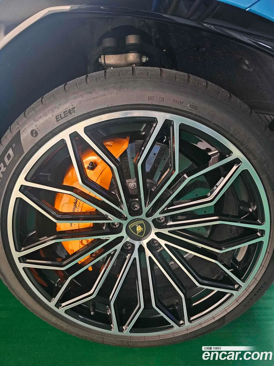 Lamborghini Urus 2025 — 14