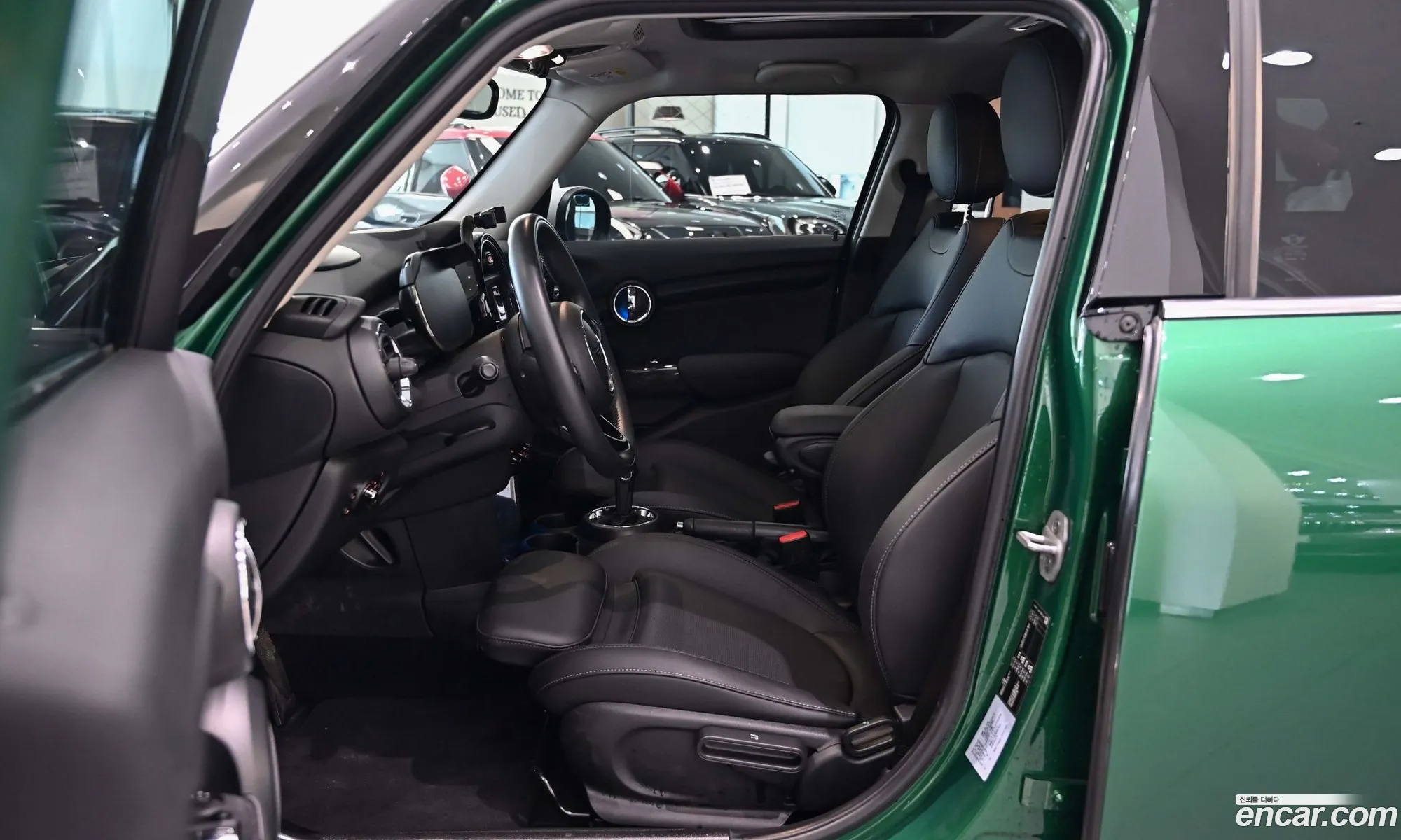 Mini Cooper 2021 — 17