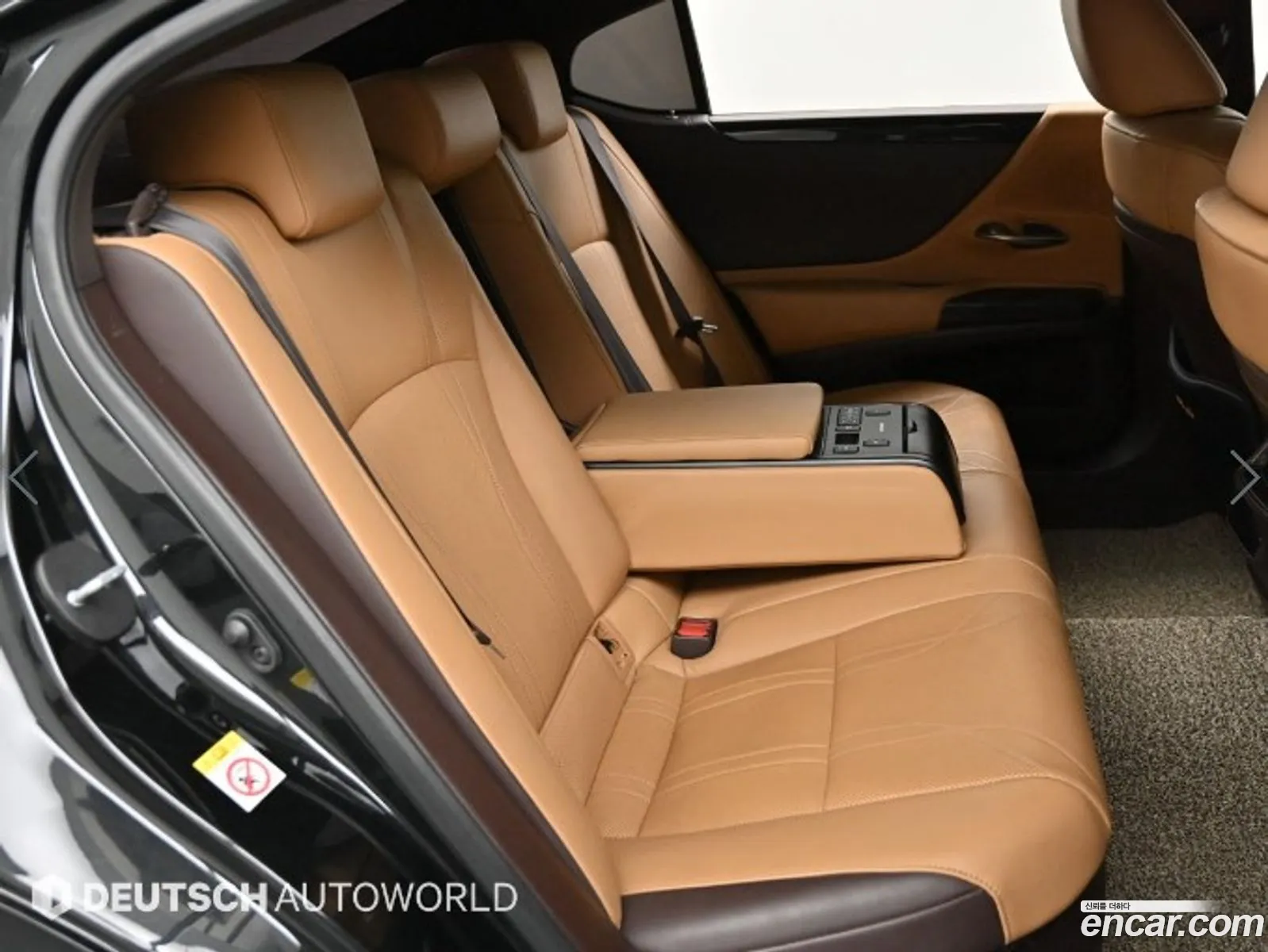 Lexus ES300h 7th Gen 2019 — 14