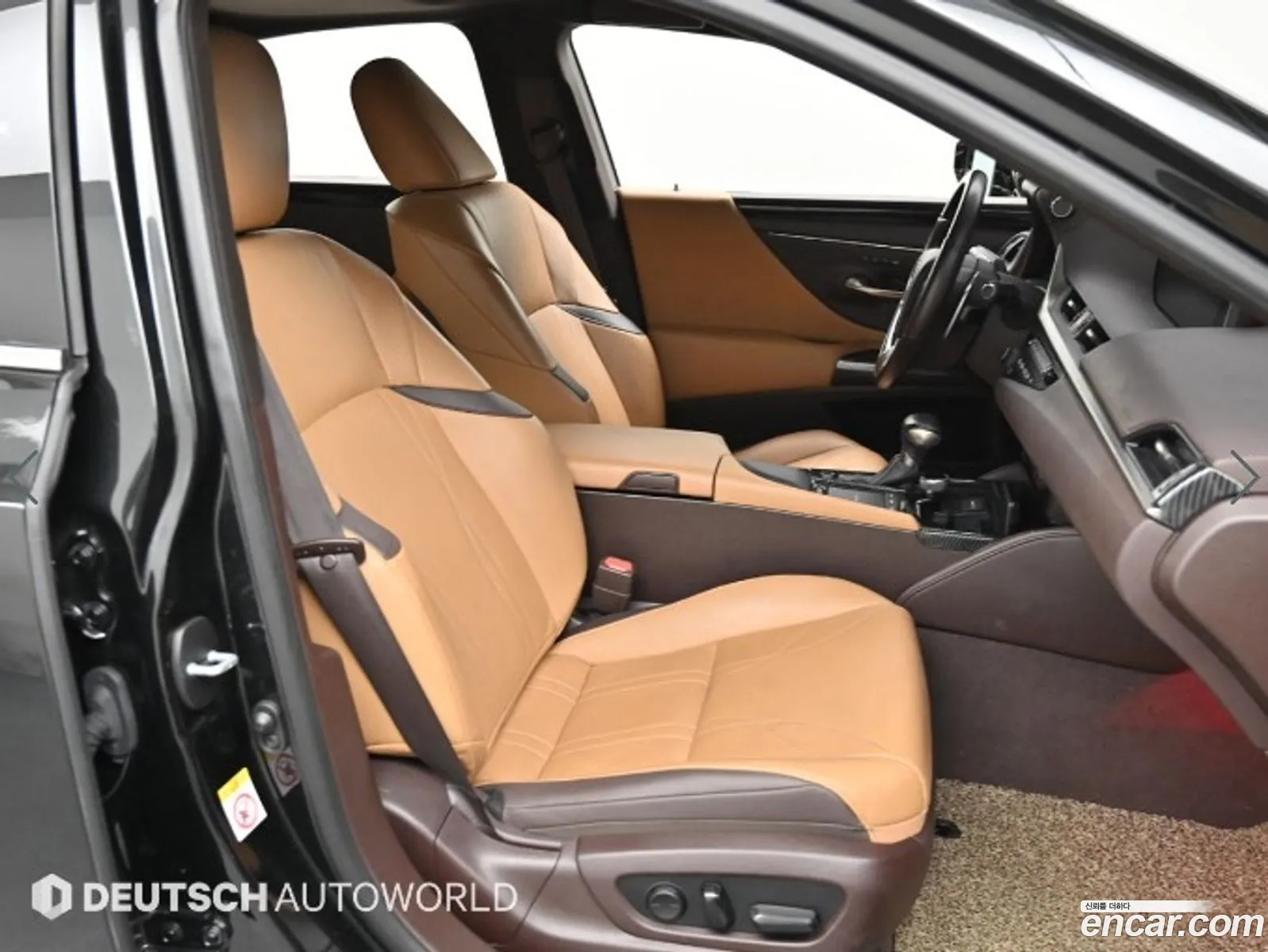 Lexus ES300h 7th Gen 2019 — 7