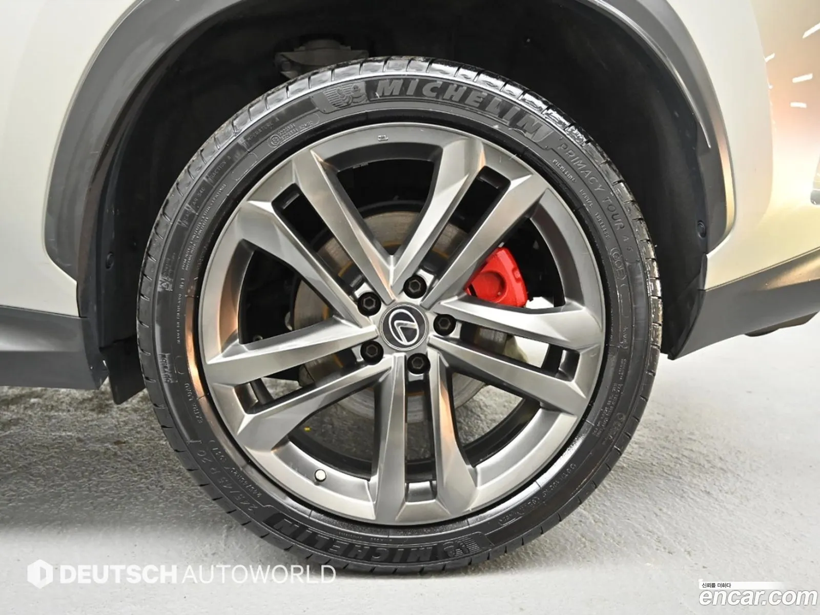Lexus NX350h 2022 — 17