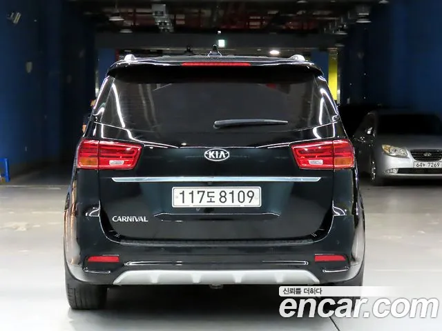 Kia Carnival 2018 — 2