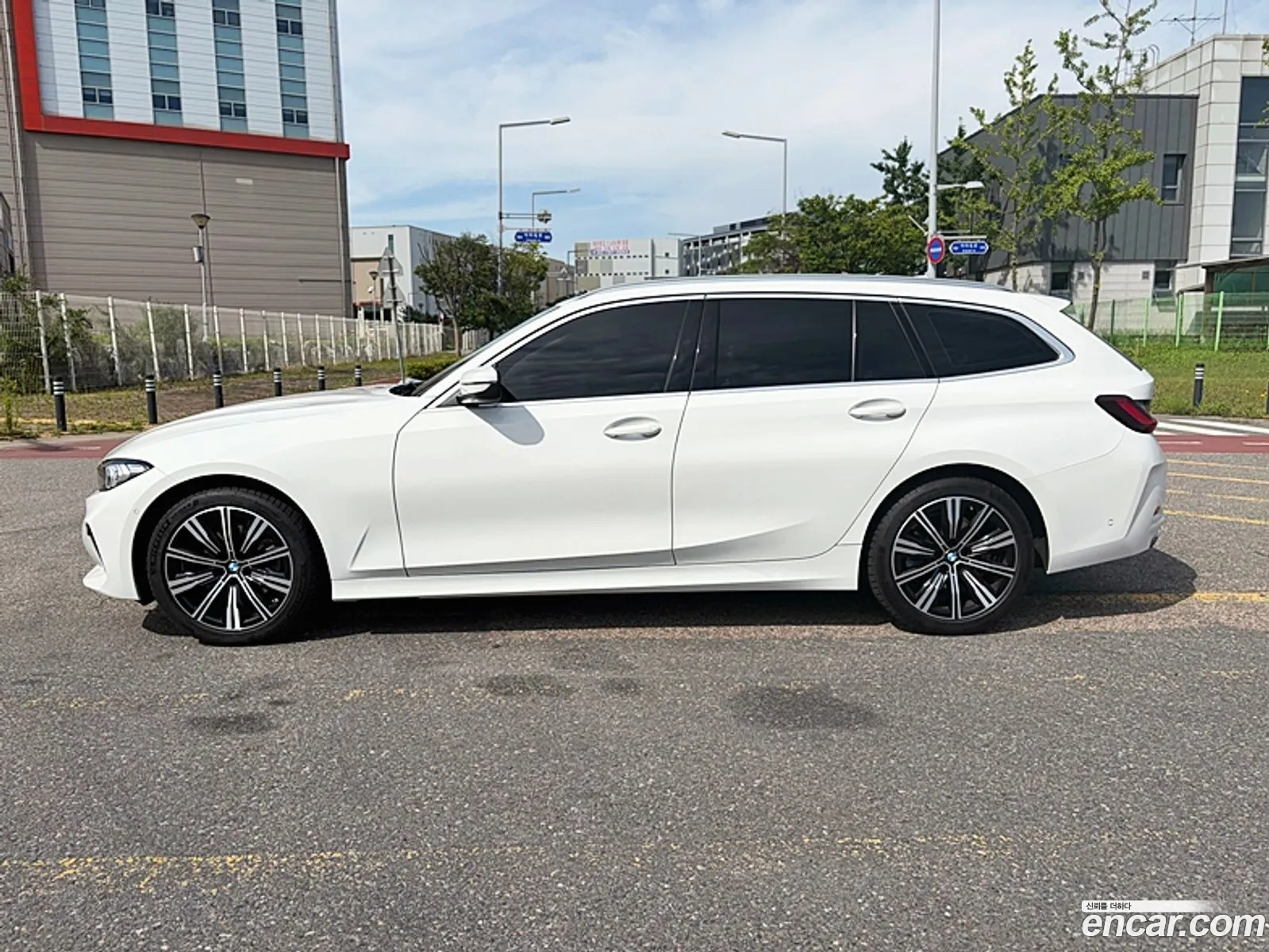 BMW 3 Series 2025 — 8