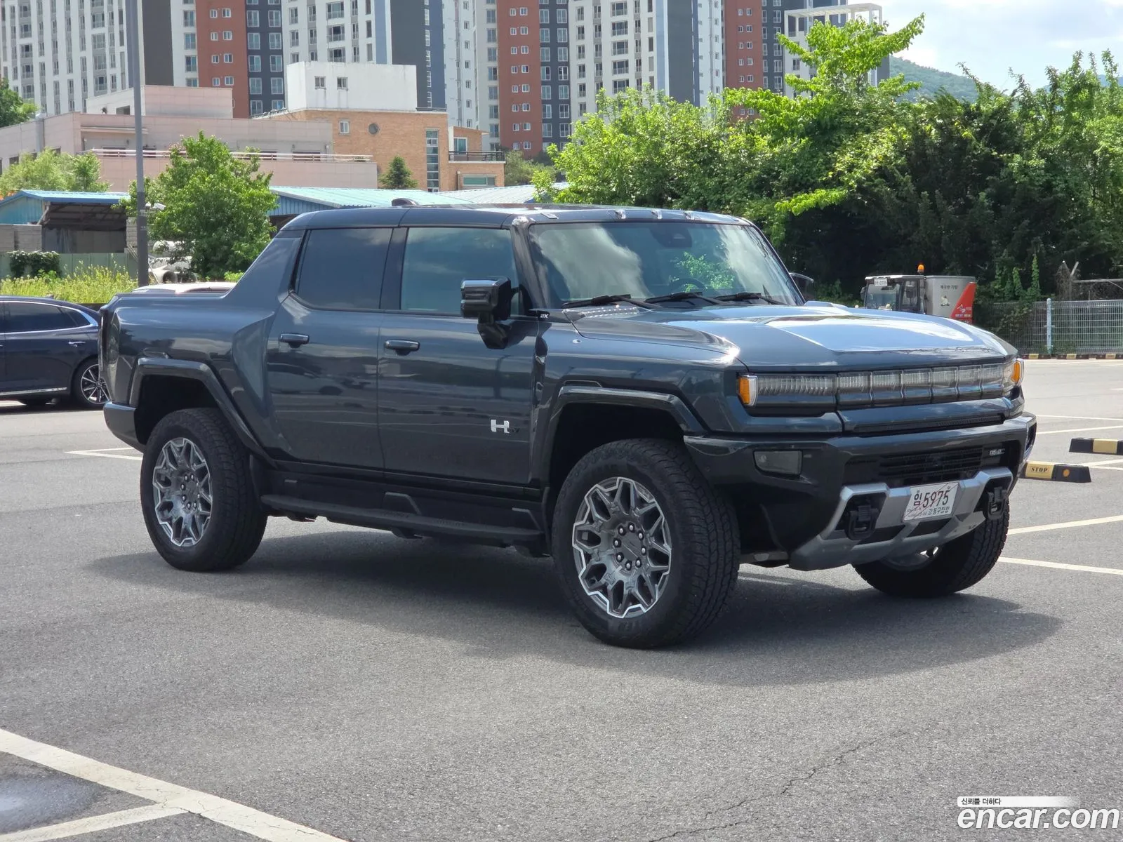 GMC Hummer EV 2026 — 10
