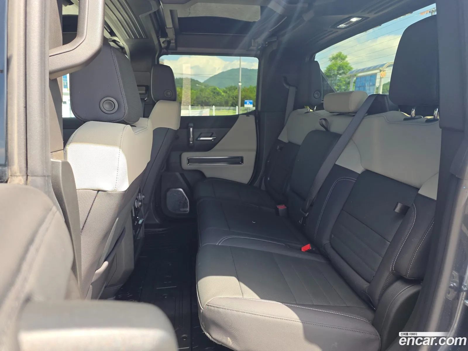 GMC Hummer EV 2026 — 16