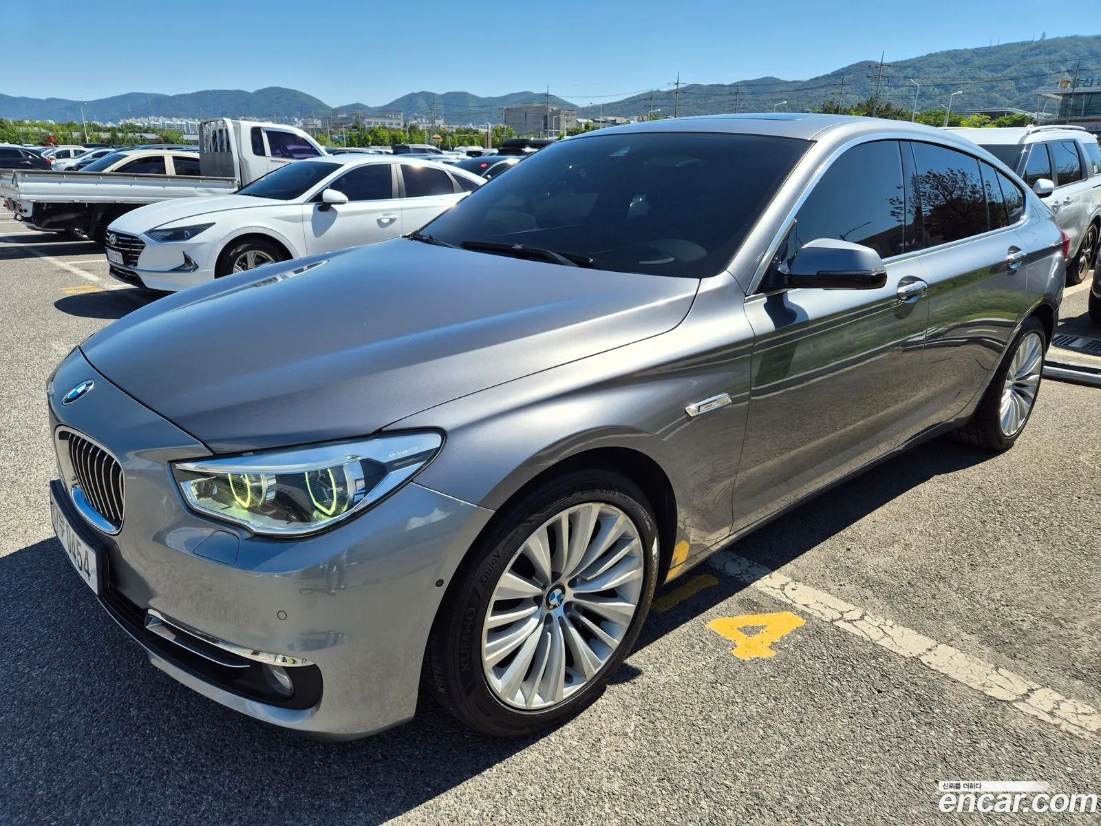 BMW 5 Series GT 2016 — 18