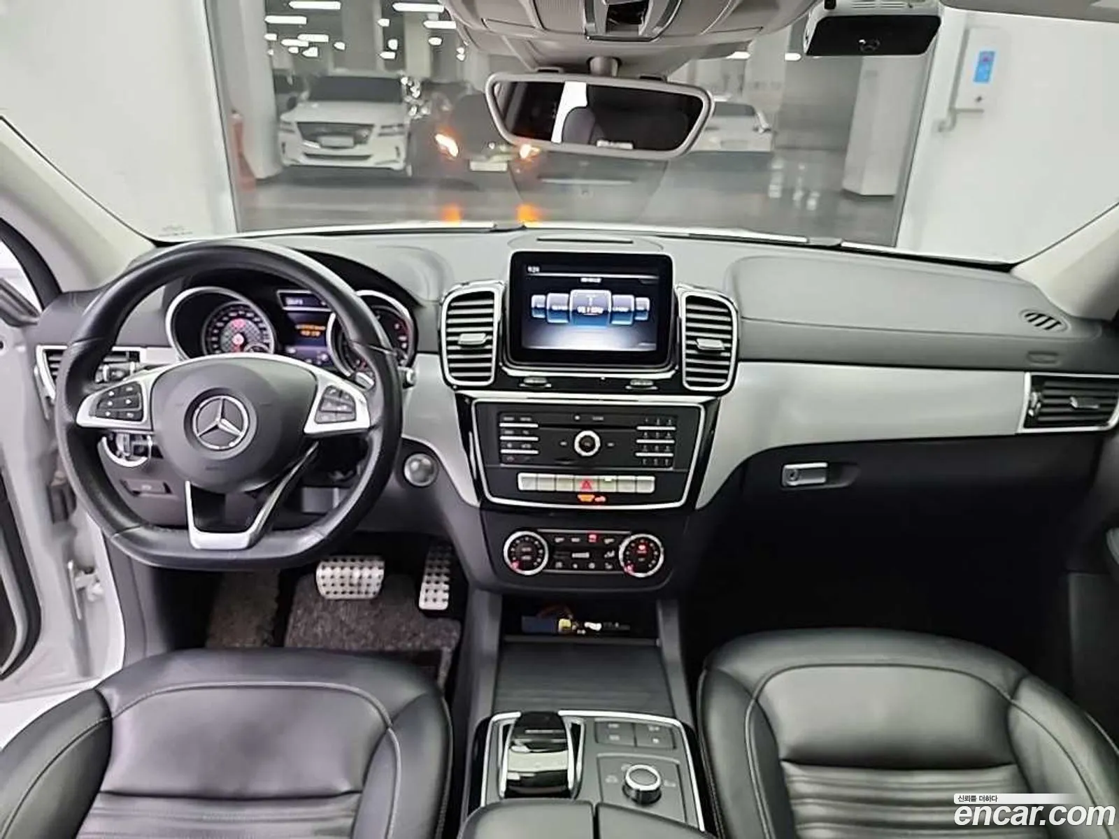 Mercedes-Benz GLE-Class W166 2017 — 16